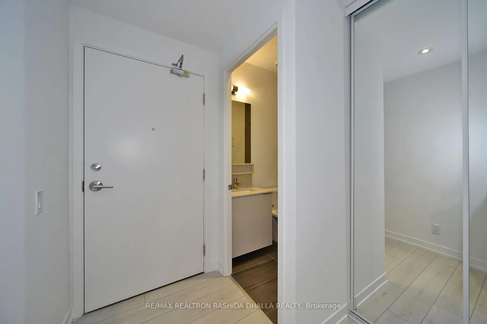 Photo 8 of Unit 5312, 5 Buttermill Avenue, Vaughan, Vaughan Corporate Centre — HOMEH