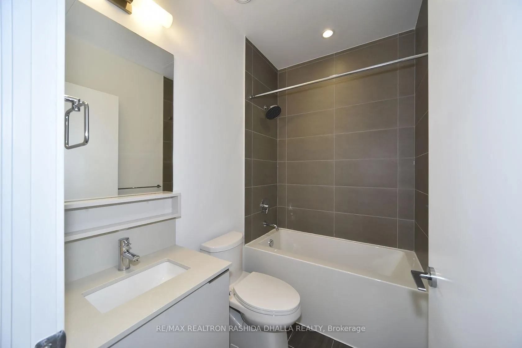 Photo 10 of Unit 5312, 5 Buttermill Avenue, Vaughan, Vaughan Corporate Centre — HOMEH