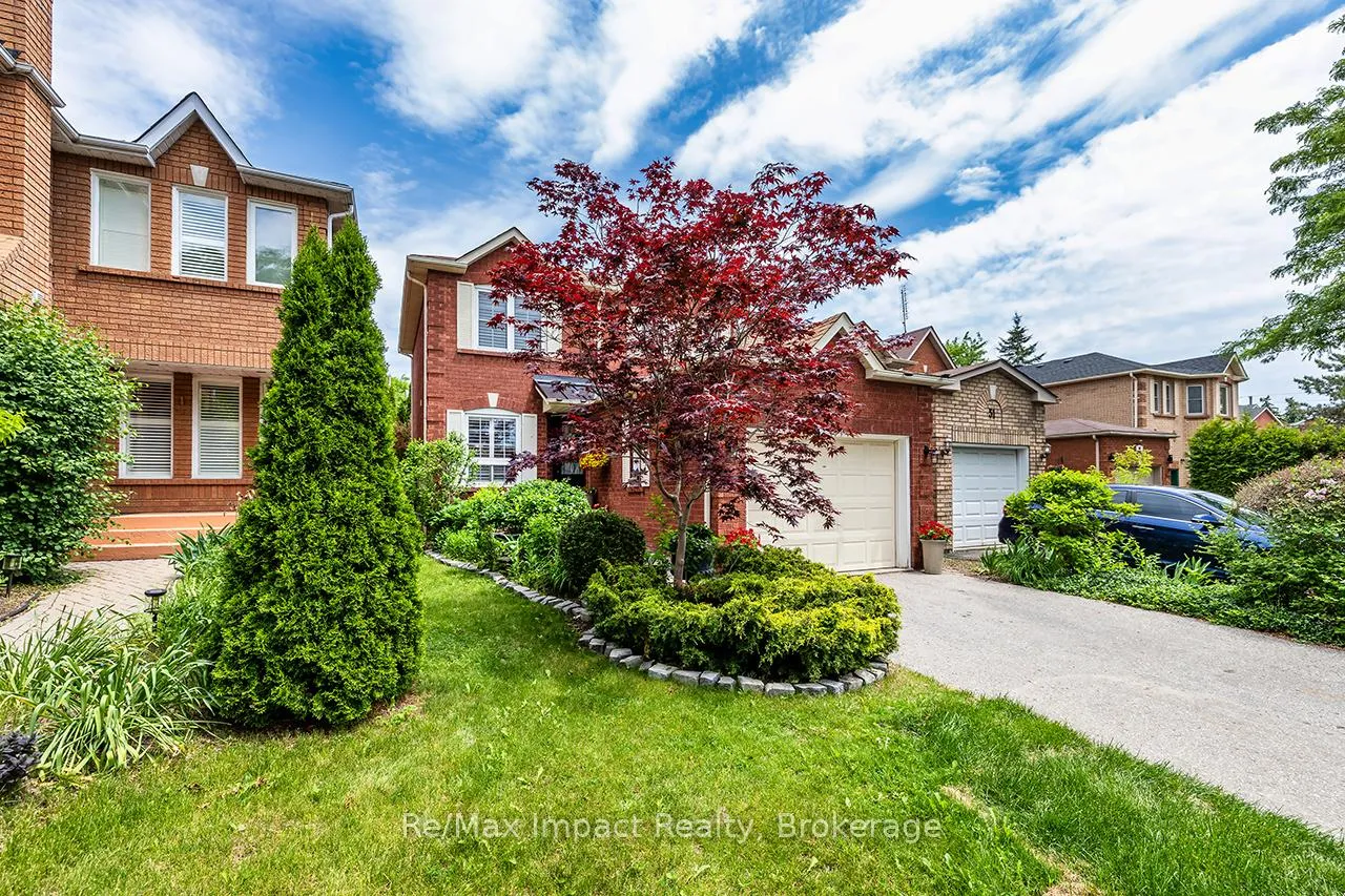 Photo 2 of 53 Sable Crescent, Whitby, Rolling Acres — HOMEH
