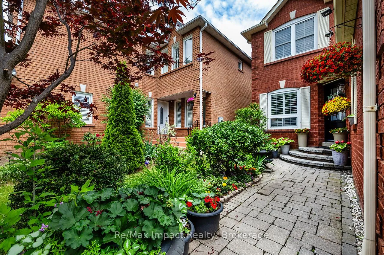 Photo 3 of 53 Sable Crescent, Whitby, Rolling Acres — HOMEH