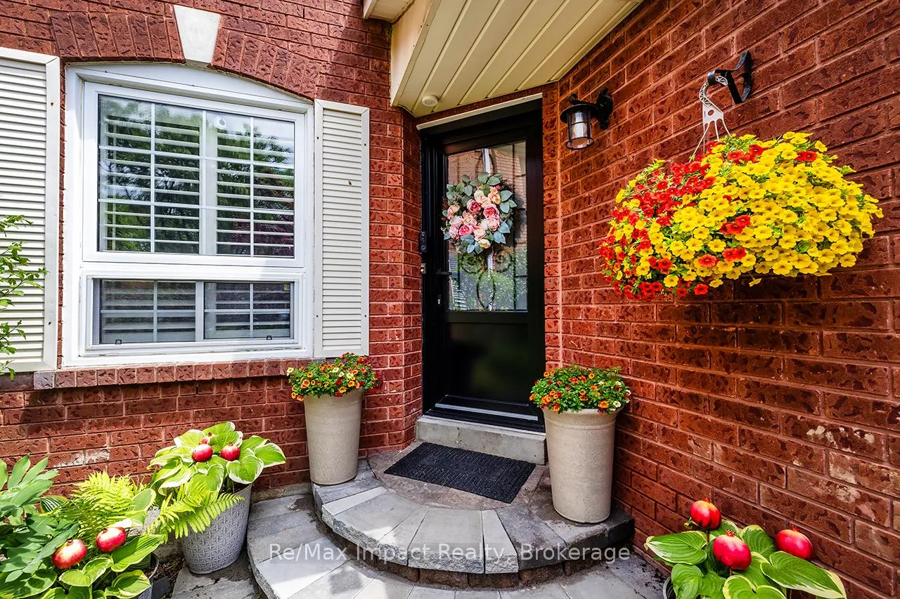 Photo 4 of 53 Sable Crescent, Whitby, Rolling Acres — HOMEH