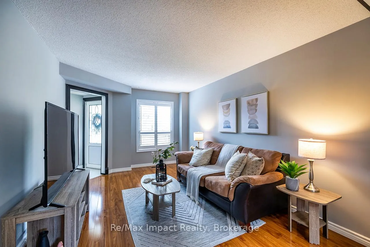 Photo 5 of 53 Sable Crescent, Whitby, Rolling Acres — HOMEH