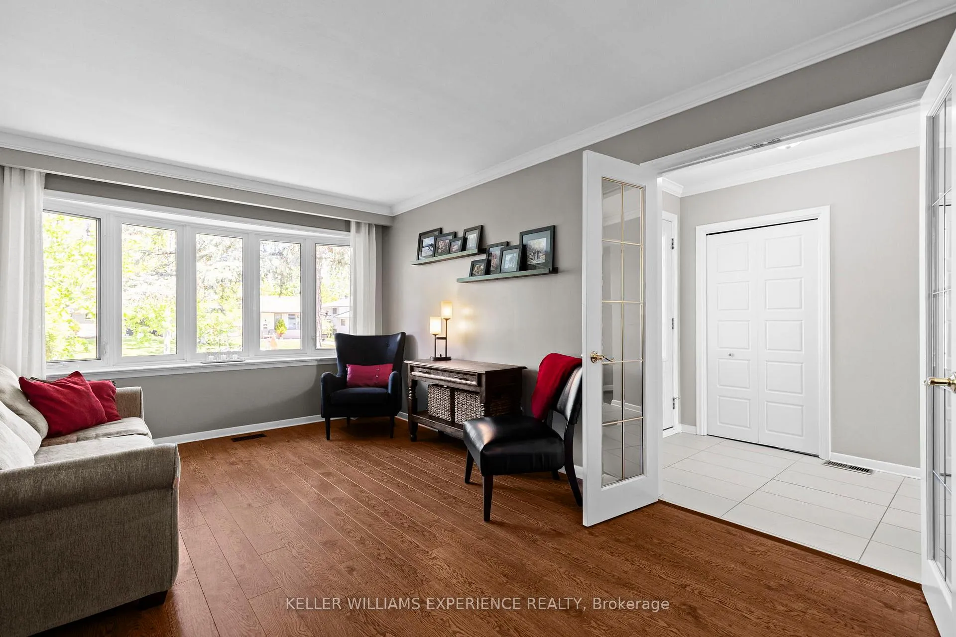 Photo 6 of 27 Ottaway Avenue, Barrie, Wellington — HOMEH