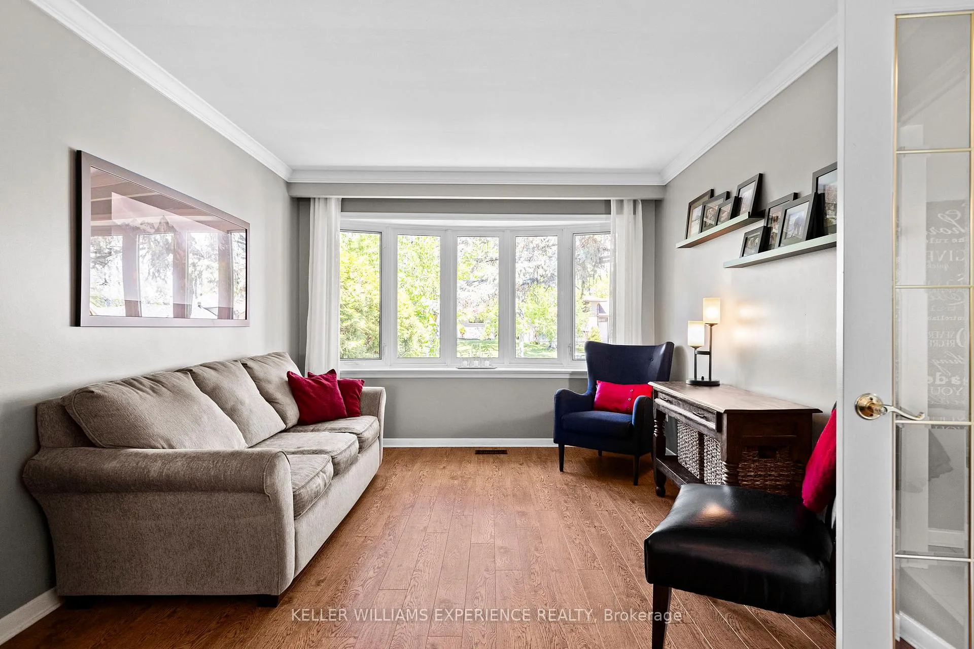 Photo 7 of 27 Ottaway Avenue, Barrie, Wellington — HOMEH