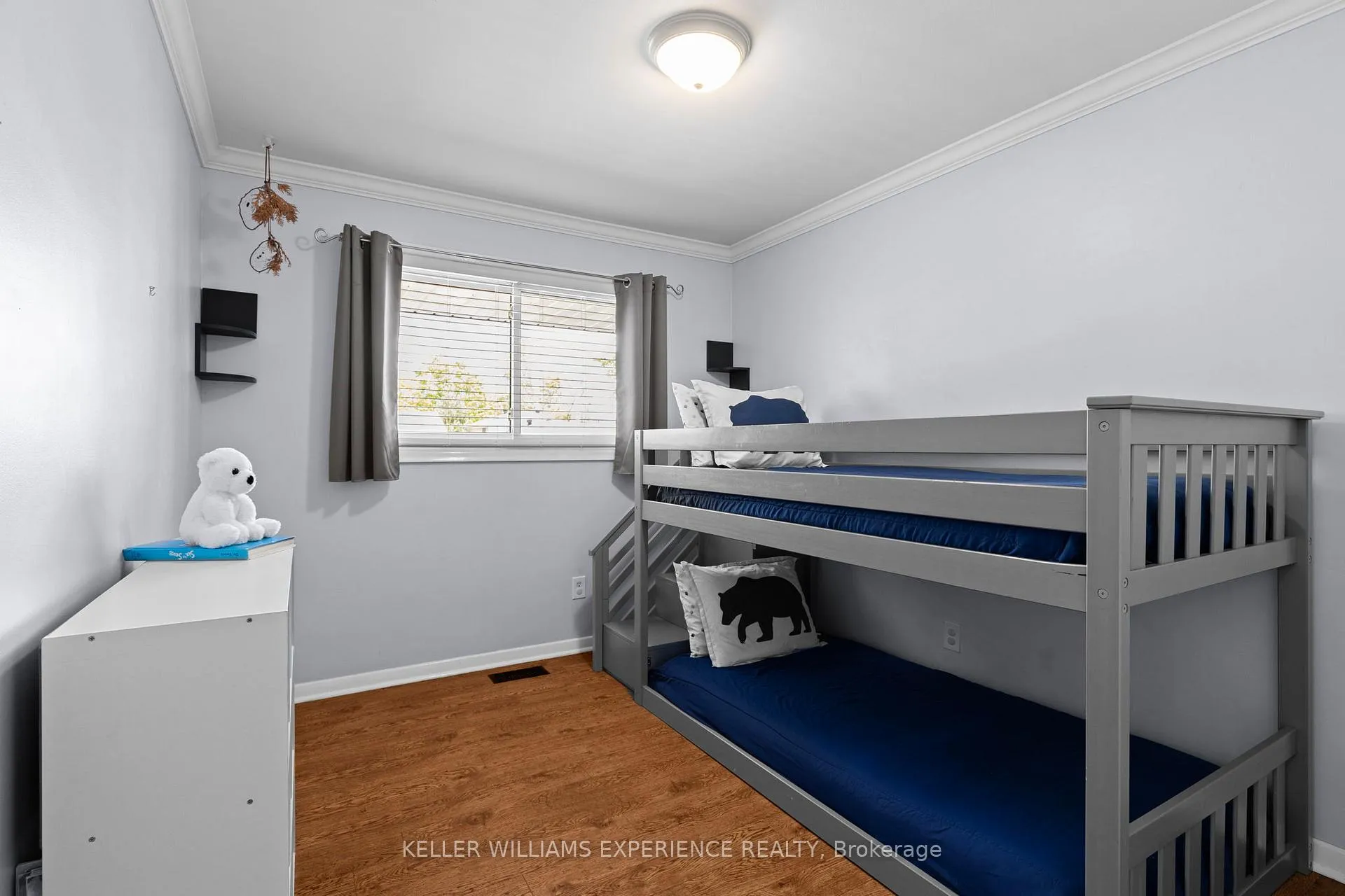 Photo 14 of 27 Ottaway Avenue, Barrie, Wellington — HOMEH