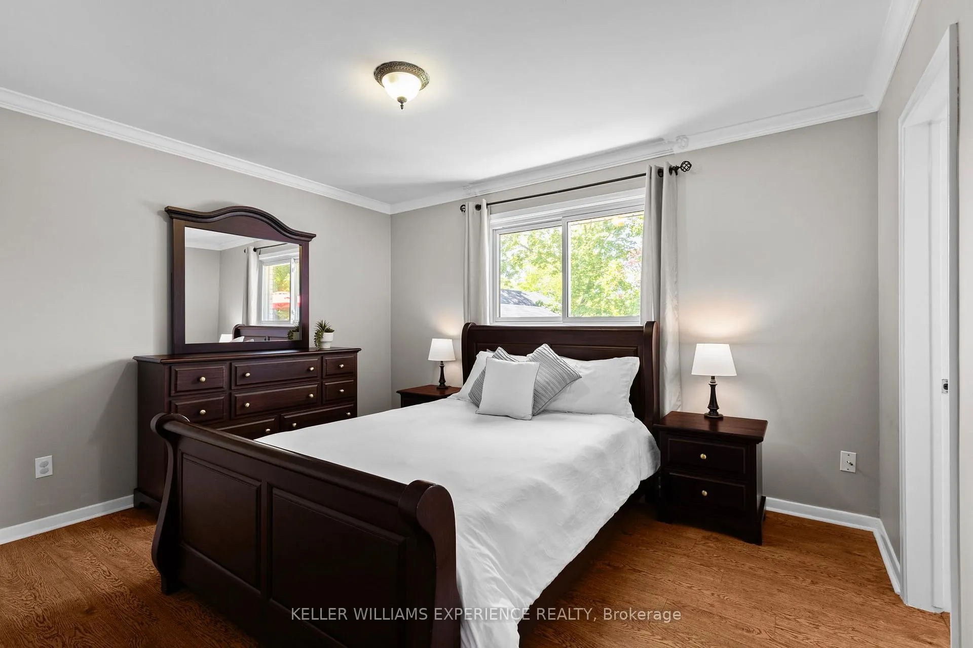 Photo 18 of 27 Ottaway Avenue, Barrie, Wellington — HOMEH