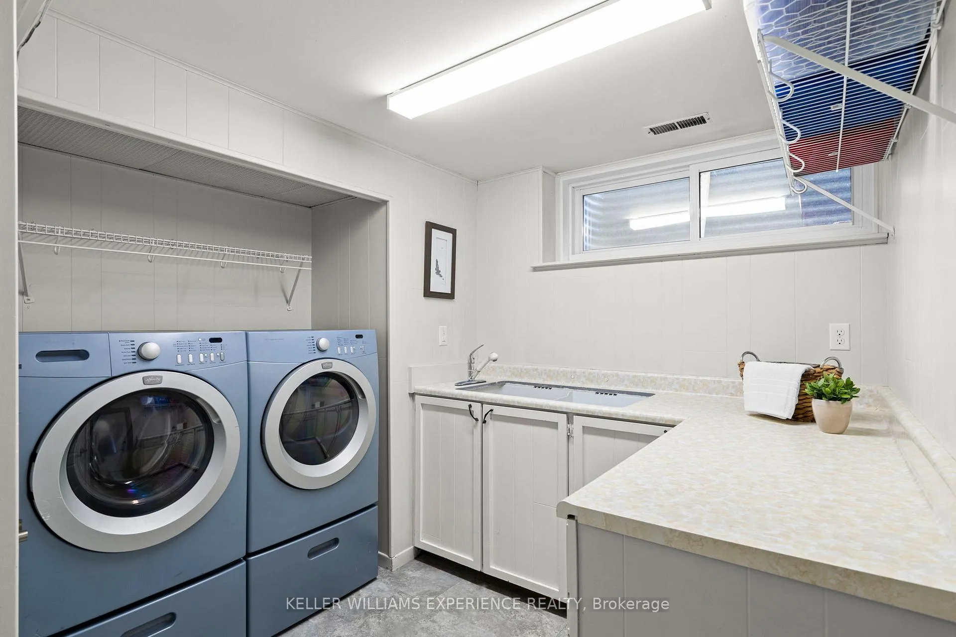 Photo 29 of 27 Ottaway Avenue, Barrie, Wellington — HOMEH