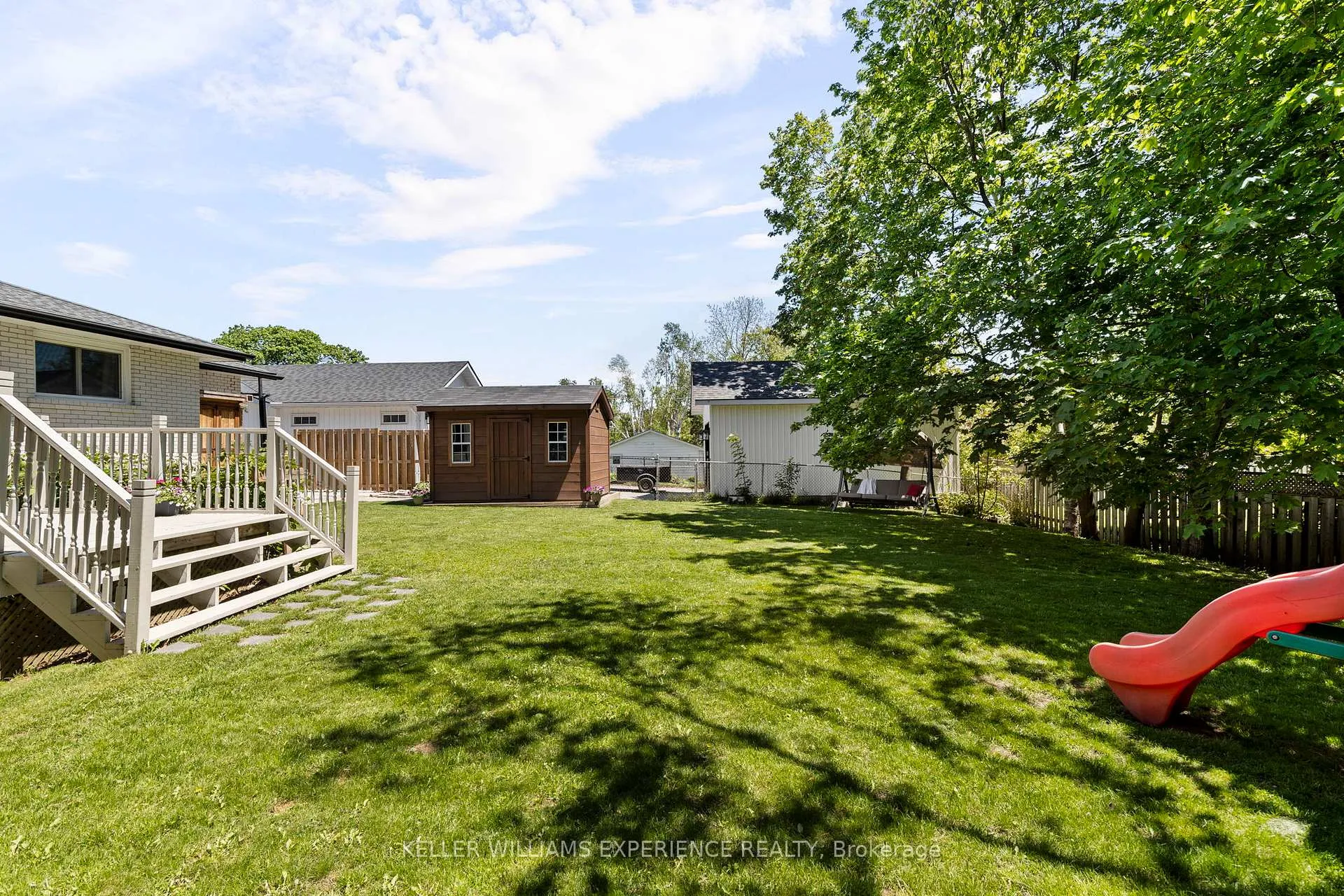 Photo 35 of 27 Ottaway Avenue, Barrie, Wellington — HOMEH