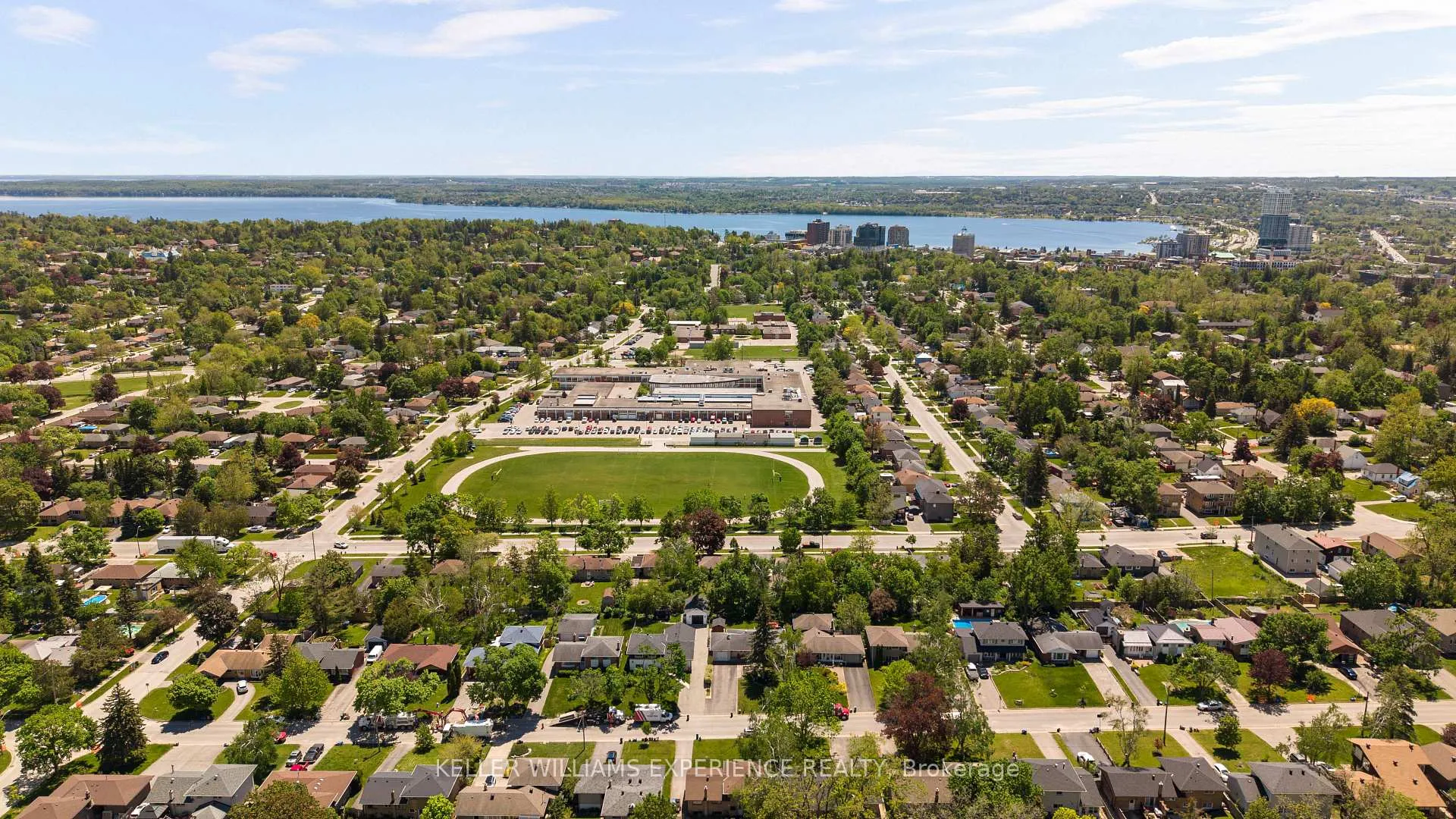 Photo 38 of 27 Ottaway Avenue, Barrie, Wellington — HOMEH