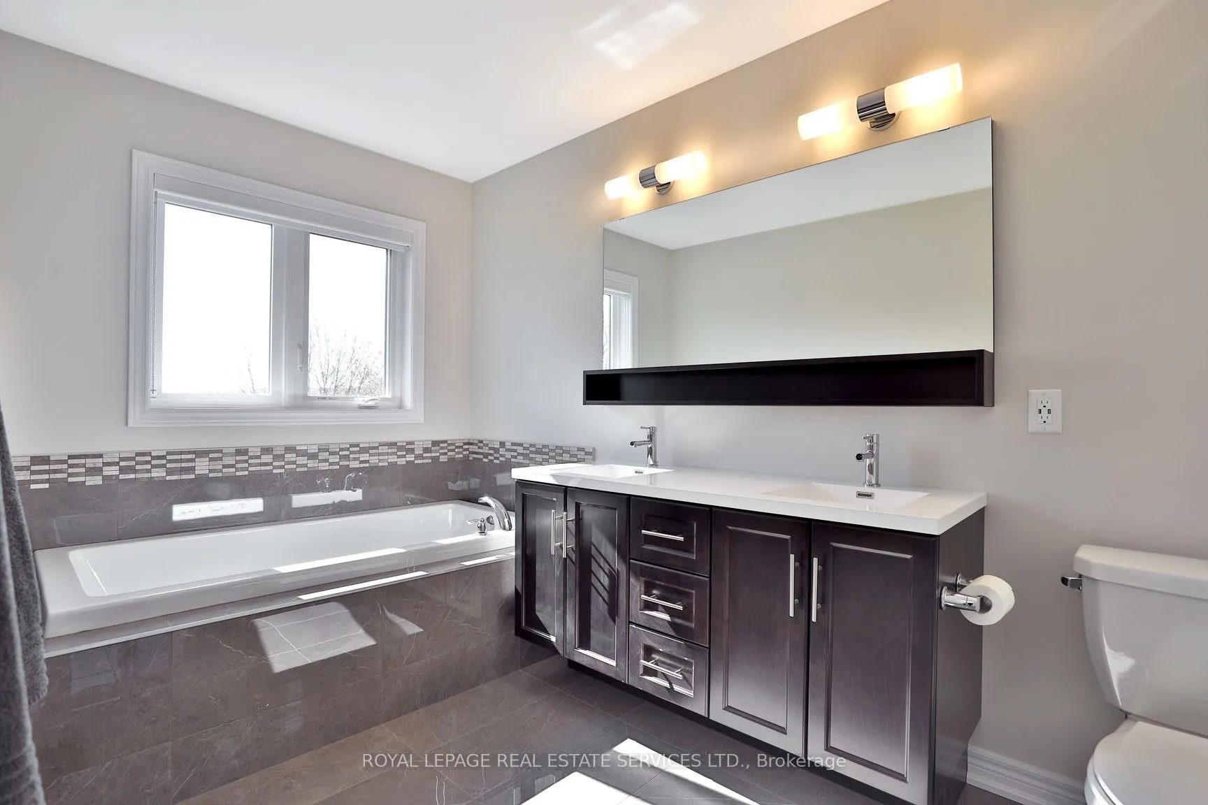 Photo 17 of Unit 42, 288 Glover Road, Hamilton, Fruitland — HOMEH