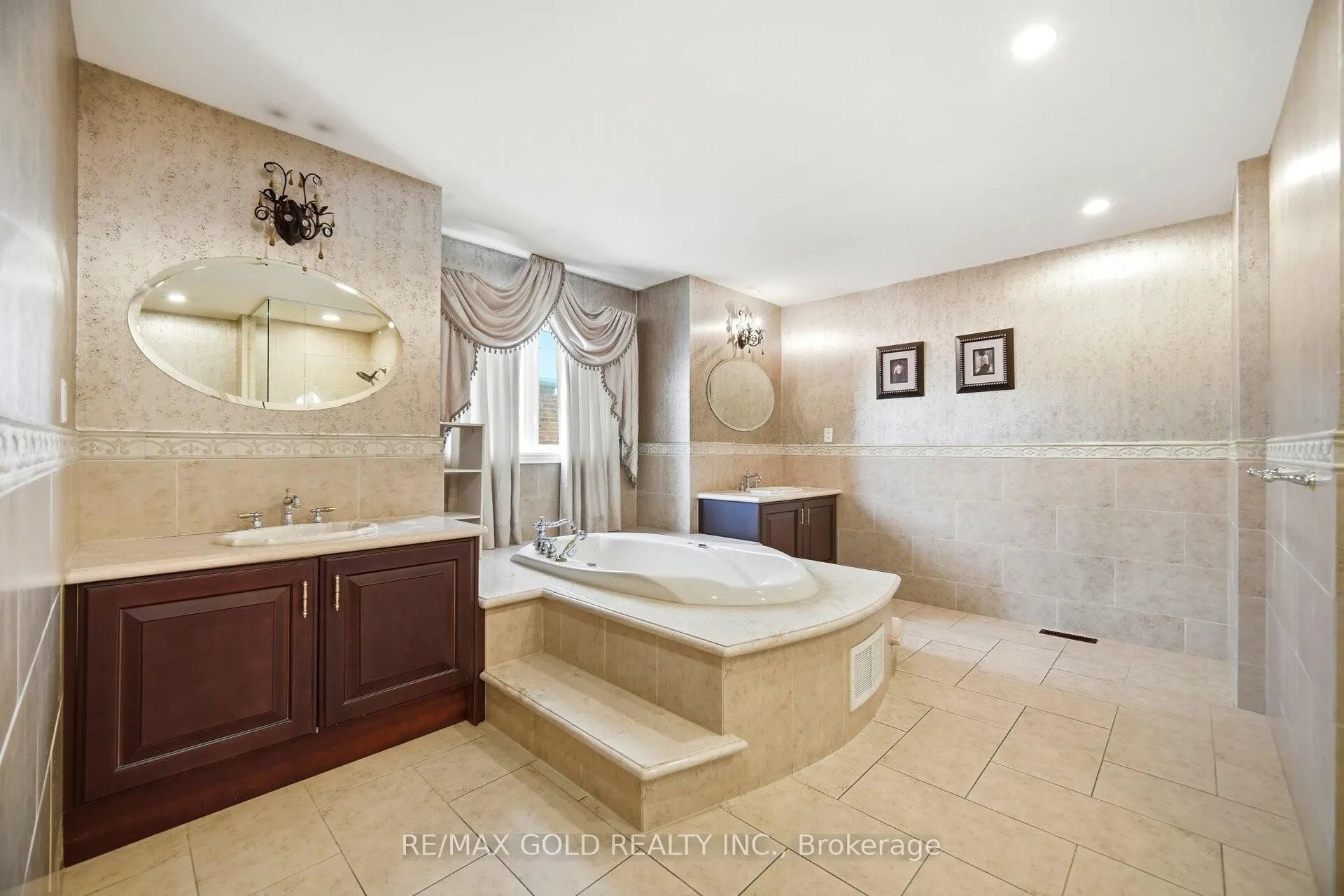 Photo 17 of 3 Valleycreek Drive, Brampton, Bram East — HOMEH
