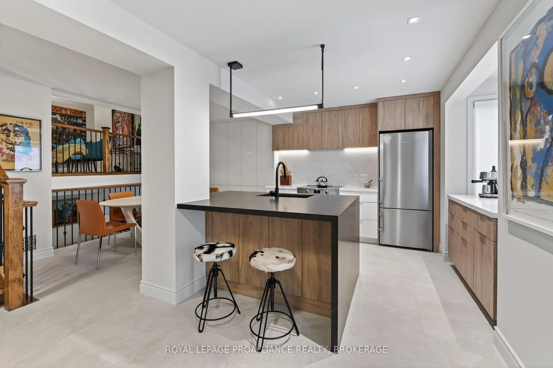Photo 3 of Unit 43, 1 Place D'armes, Kingston, East of Sir John A. Blvd — HOMEH