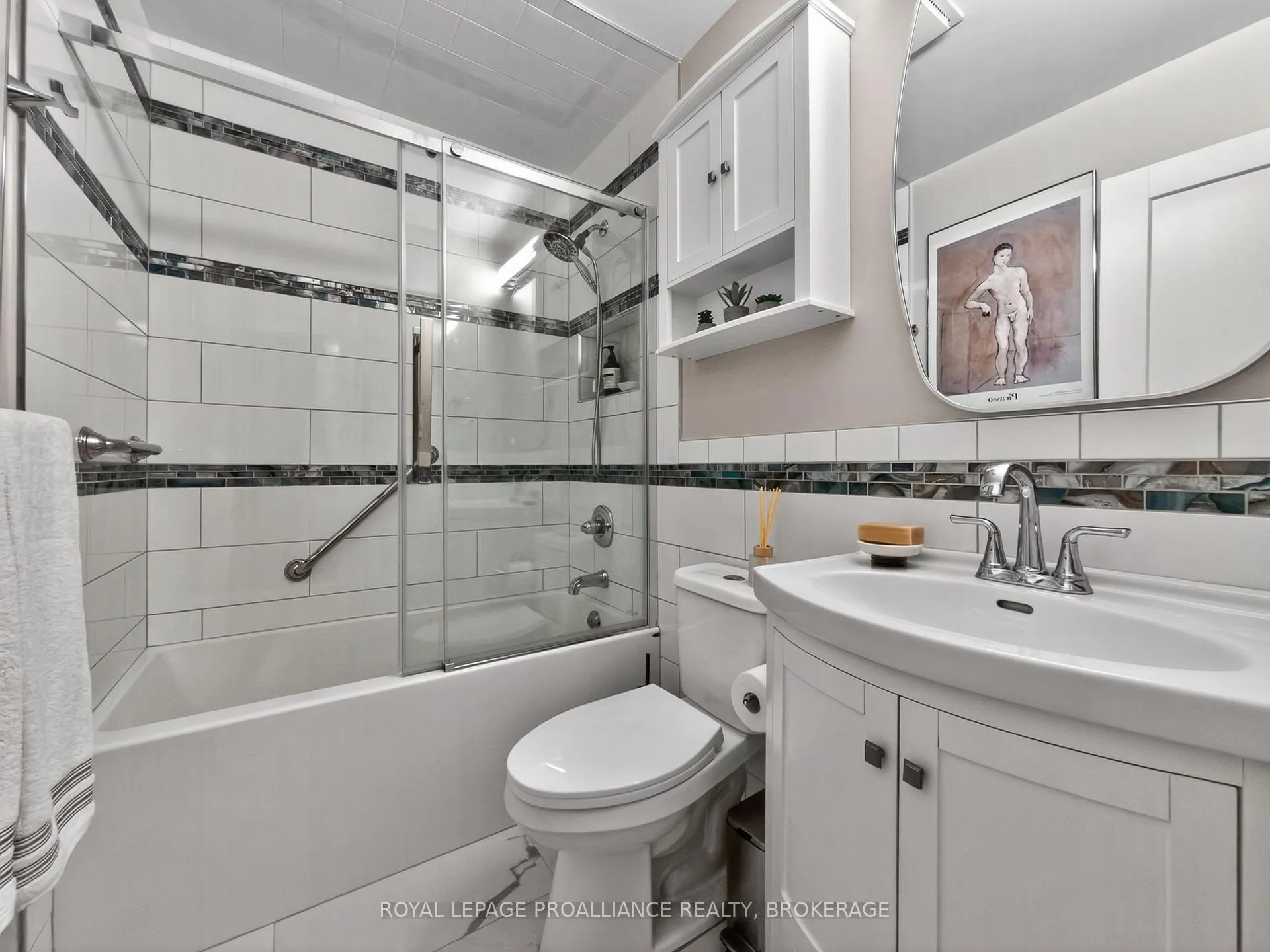 Photo 20 of Unit 43, 1 Place D'armes, Kingston, East of Sir John A. Blvd — HOMEH