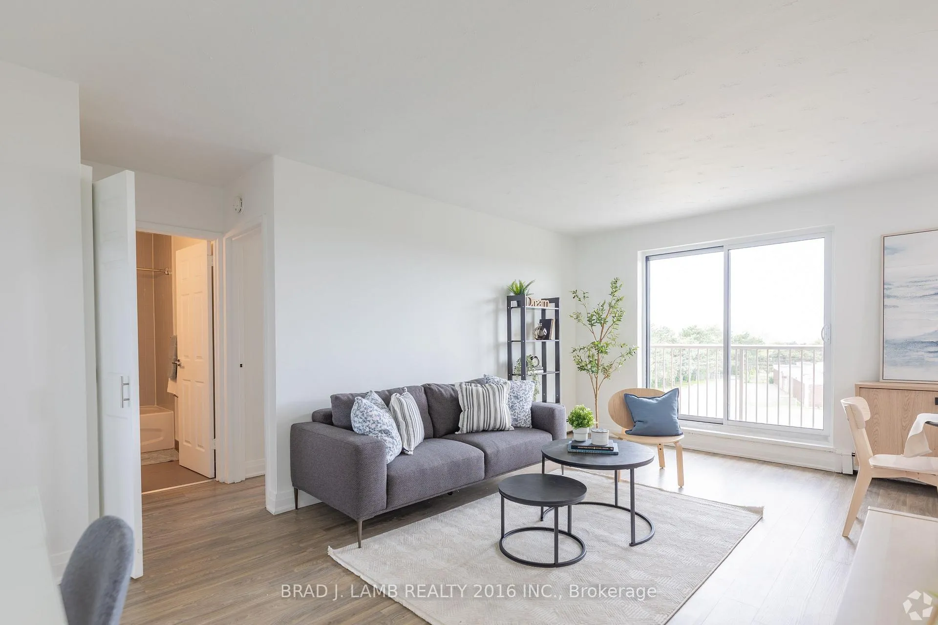 Photo 2 of Unit 204, 718 Lawrence Road E, Hamilton, Rosedale — HOMEH