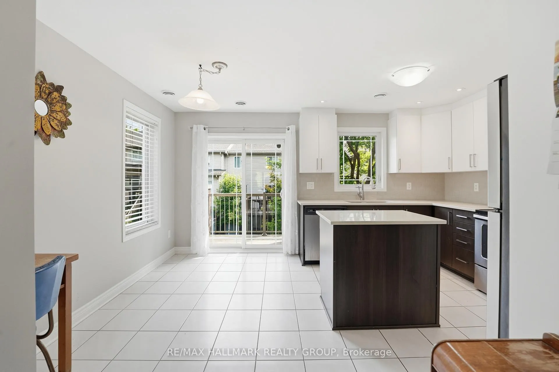 Photo 4 of 670 Danaca Private, Ottawa, Carson Meadows — HOMEH