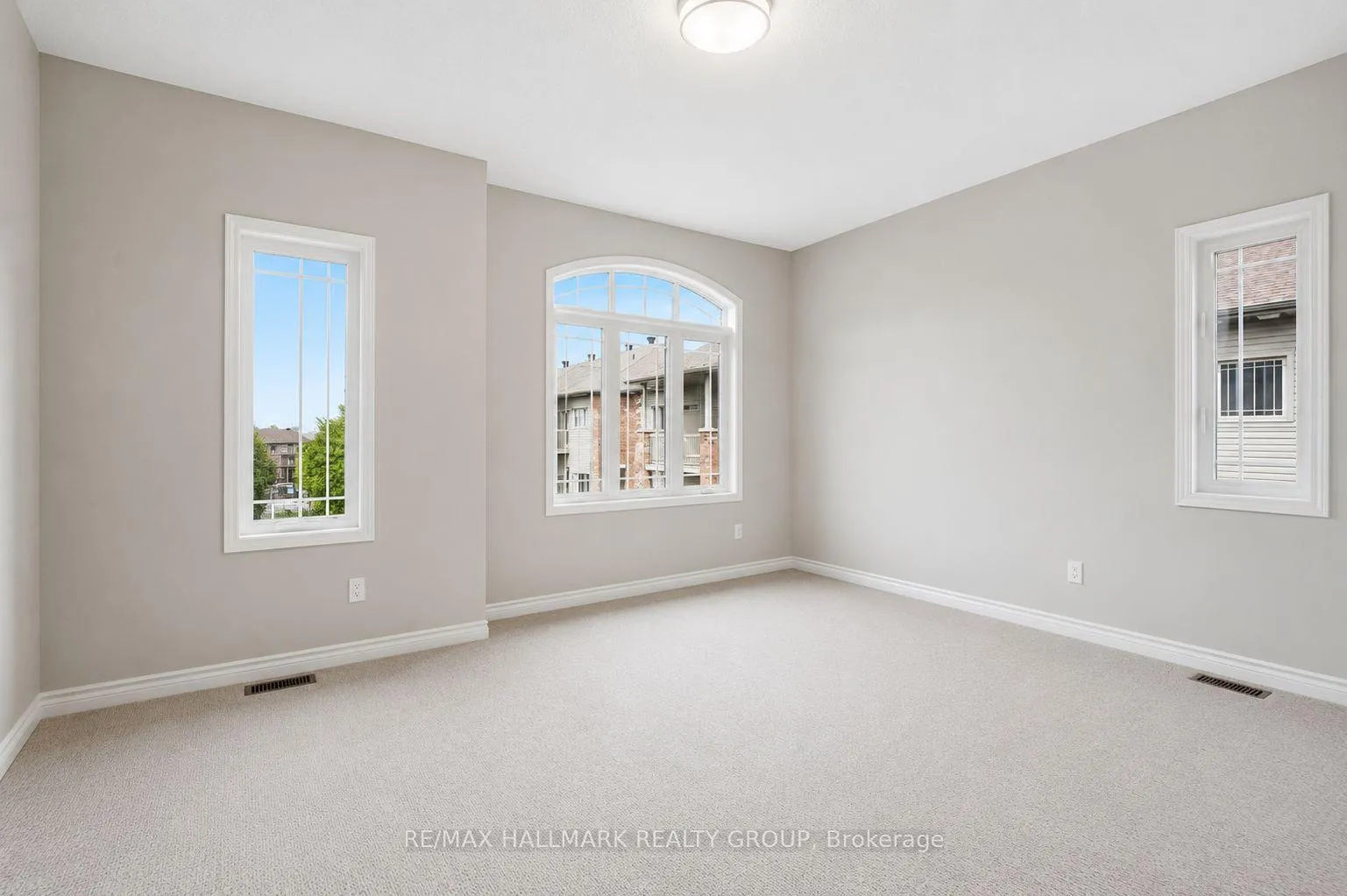 Photo 20 of 670 Danaca Private, Ottawa, Carson Meadows — HOMEH