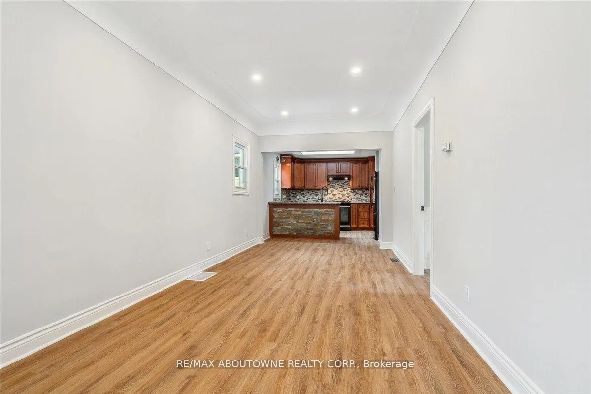 Photo 2 of Unit Upper, 93 East 31st Street, Hamilton, Raleigh — HOMEH