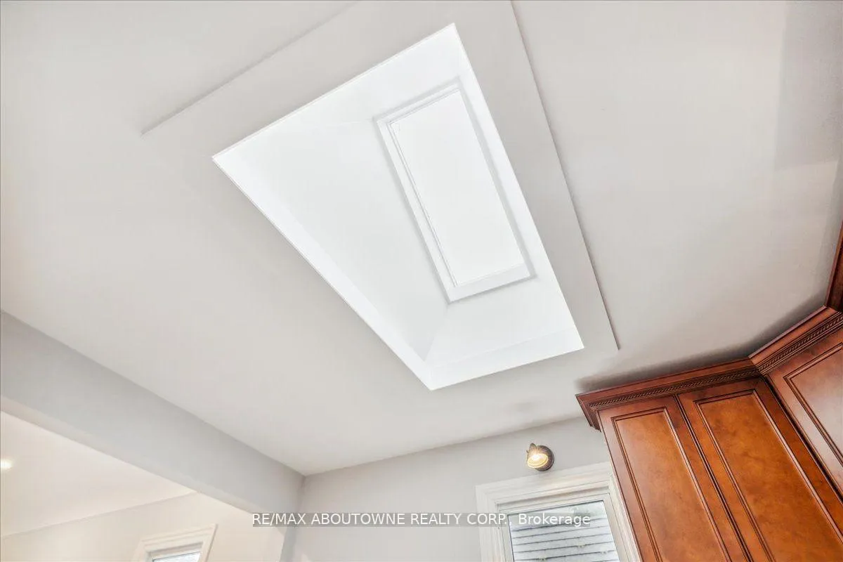 Photo 5 of Unit Upper, 93 East 31st Street, Hamilton, Raleigh — HOMEH