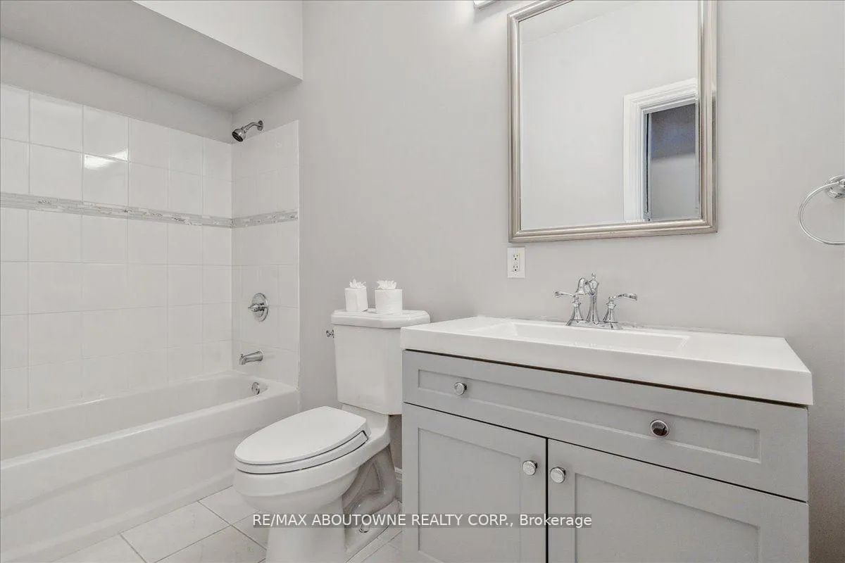 Photo 8 of Unit Upper, 93 East 31st Street, Hamilton, Raleigh — HOMEH