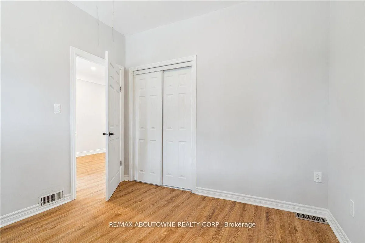 Photo 10 of Unit Upper, 93 East 31st Street, Hamilton, Raleigh — HOMEH