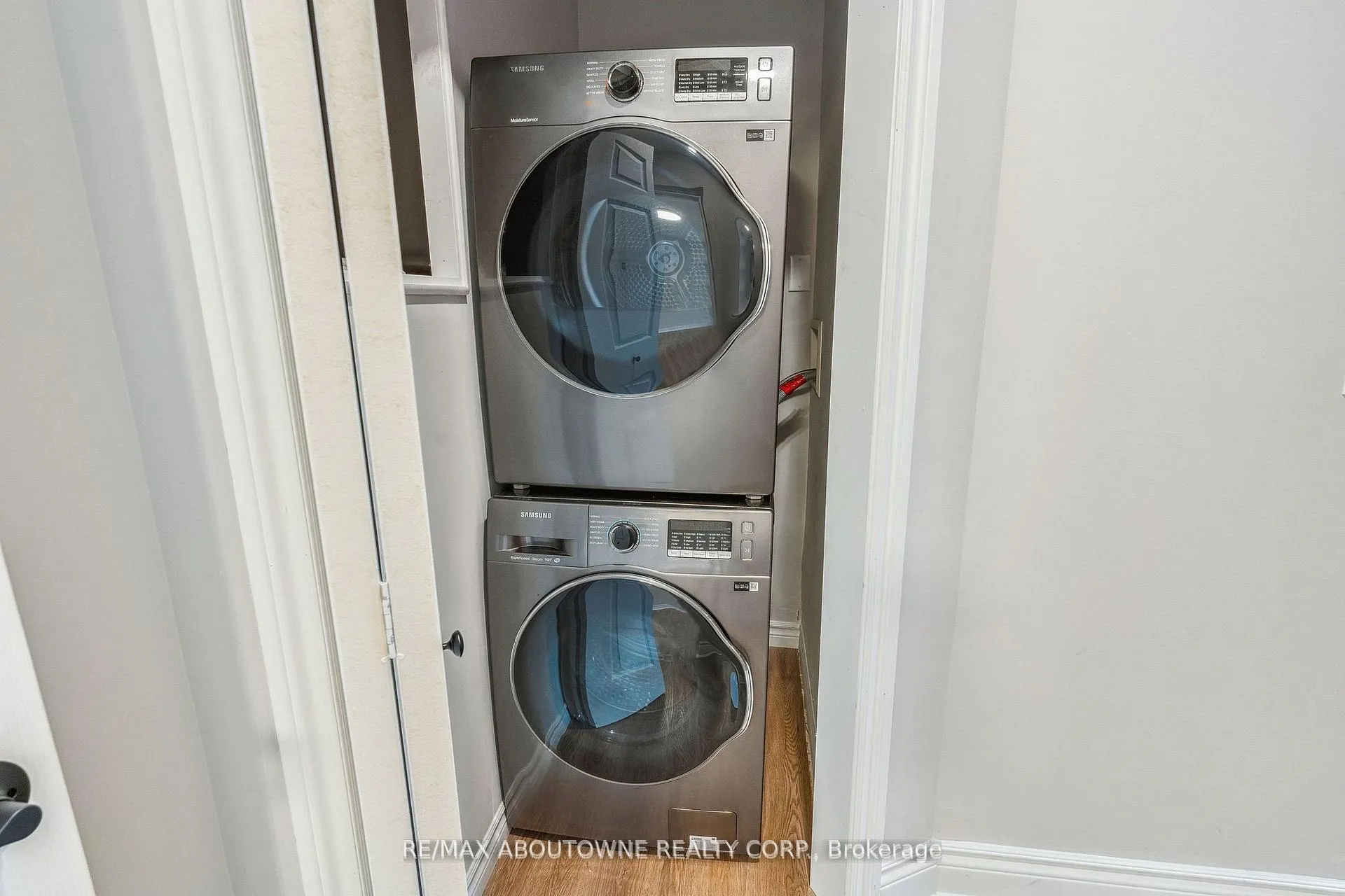 Photo 14 of Unit Upper, 93 East 31st Street, Hamilton, Raleigh — HOMEH