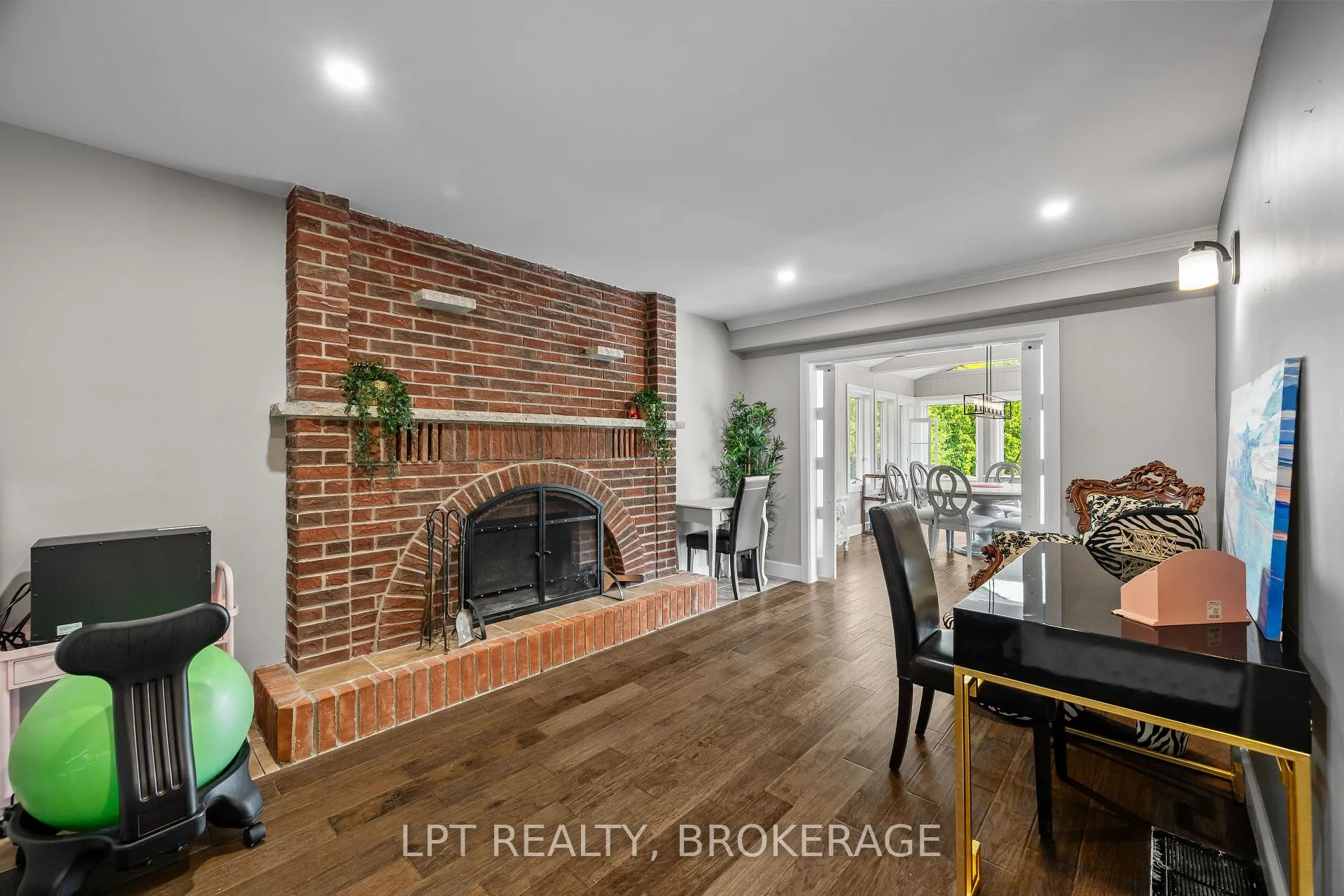 Photo 15 of 19 Collegeview Crescent, Kingston, Central City West — HOMEH