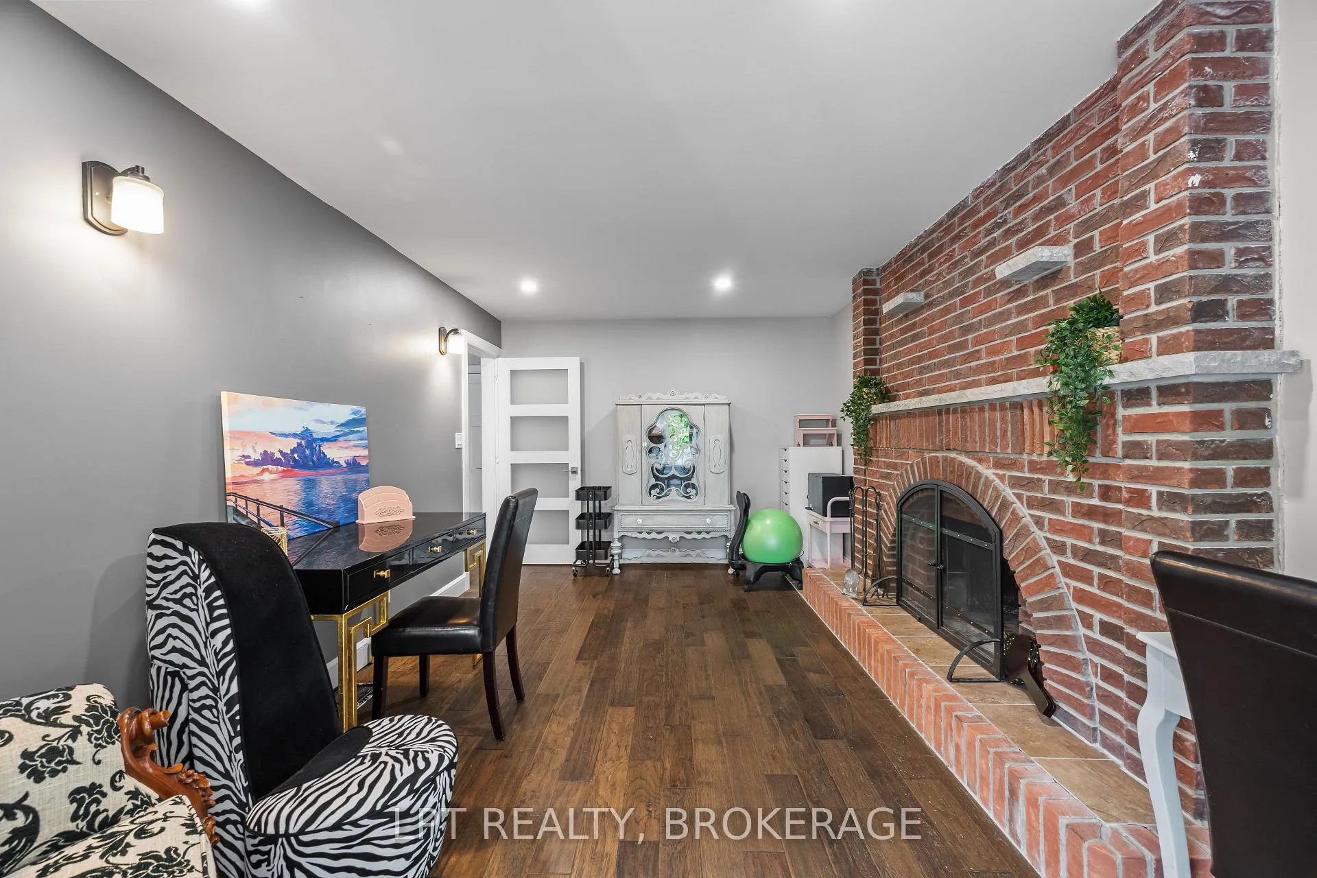 Photo 46 of 19 Collegeview Crescent, Kingston, Central City West — HOMEH