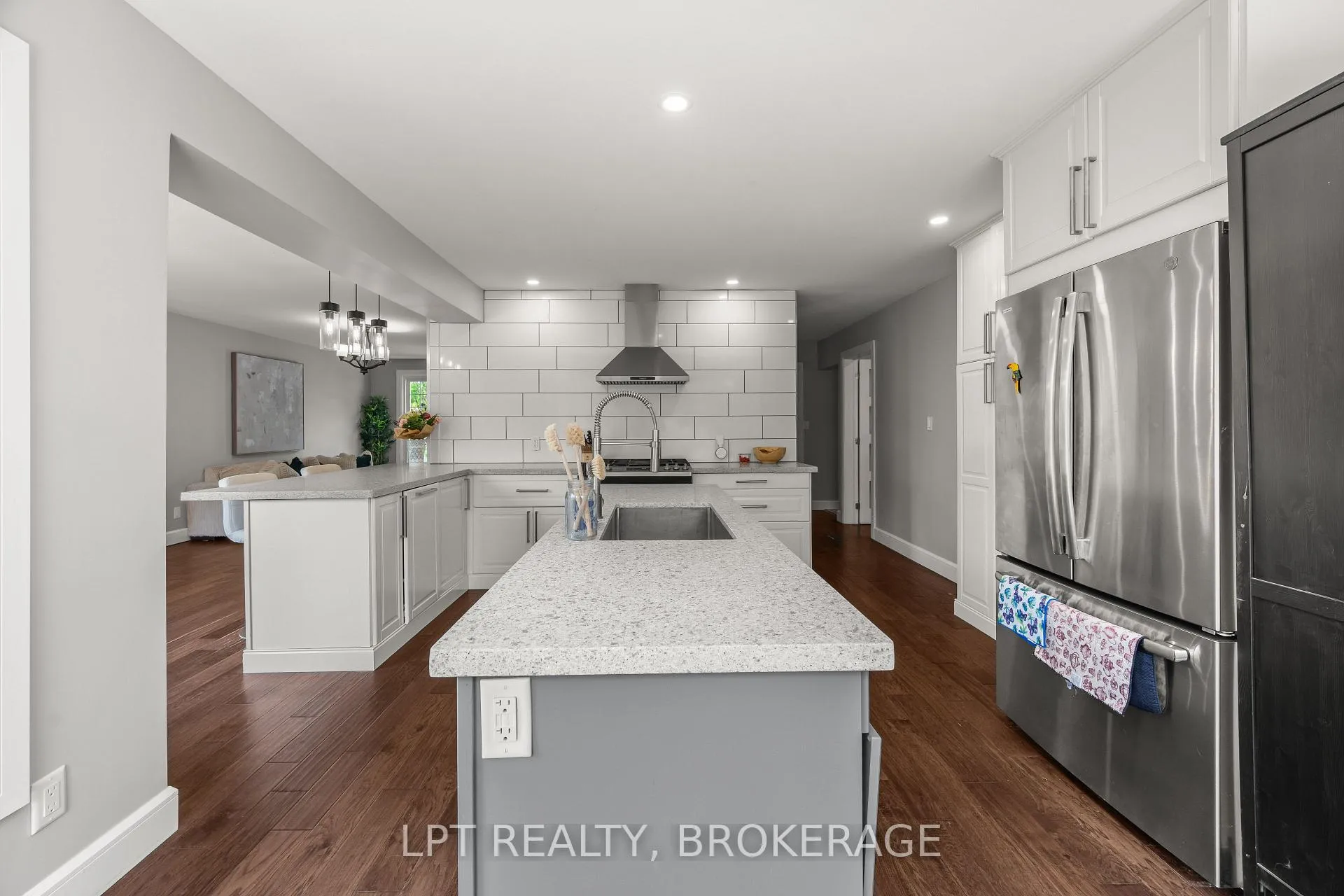 Photo 18 of 19 Collegeview Crescent, Kingston, Central City West — HOMEH