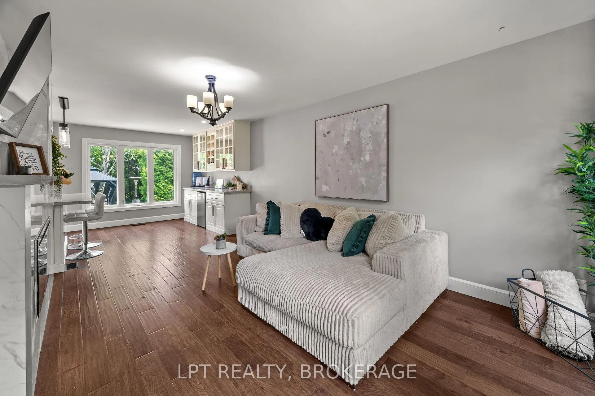 Photo 23 of 19 Collegeview Crescent, Kingston, Central City West — HOMEH