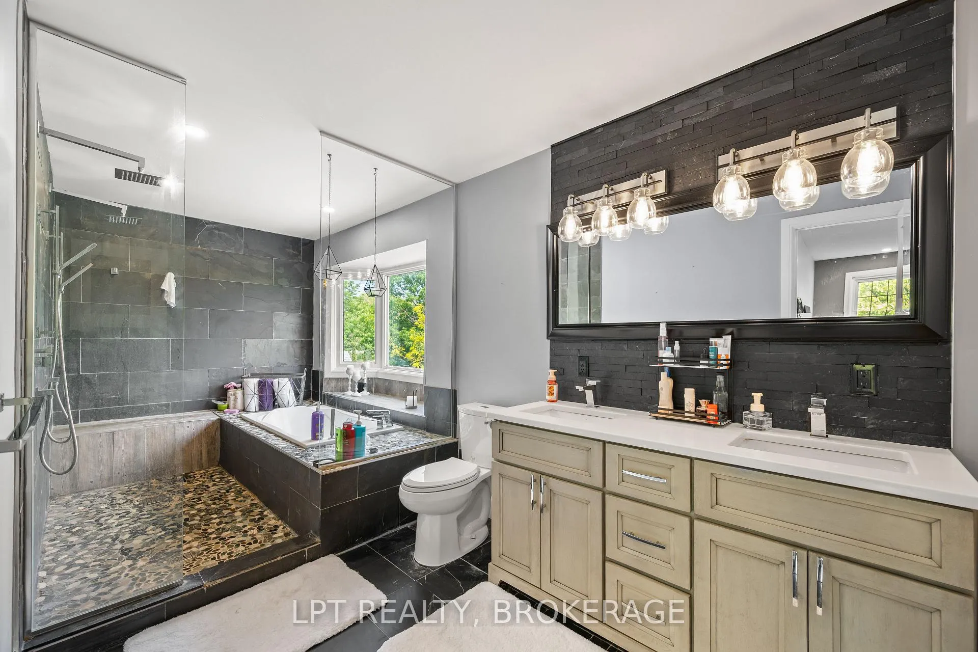 Photo 29 of 19 Collegeview Crescent, Kingston, Central City West — HOMEH