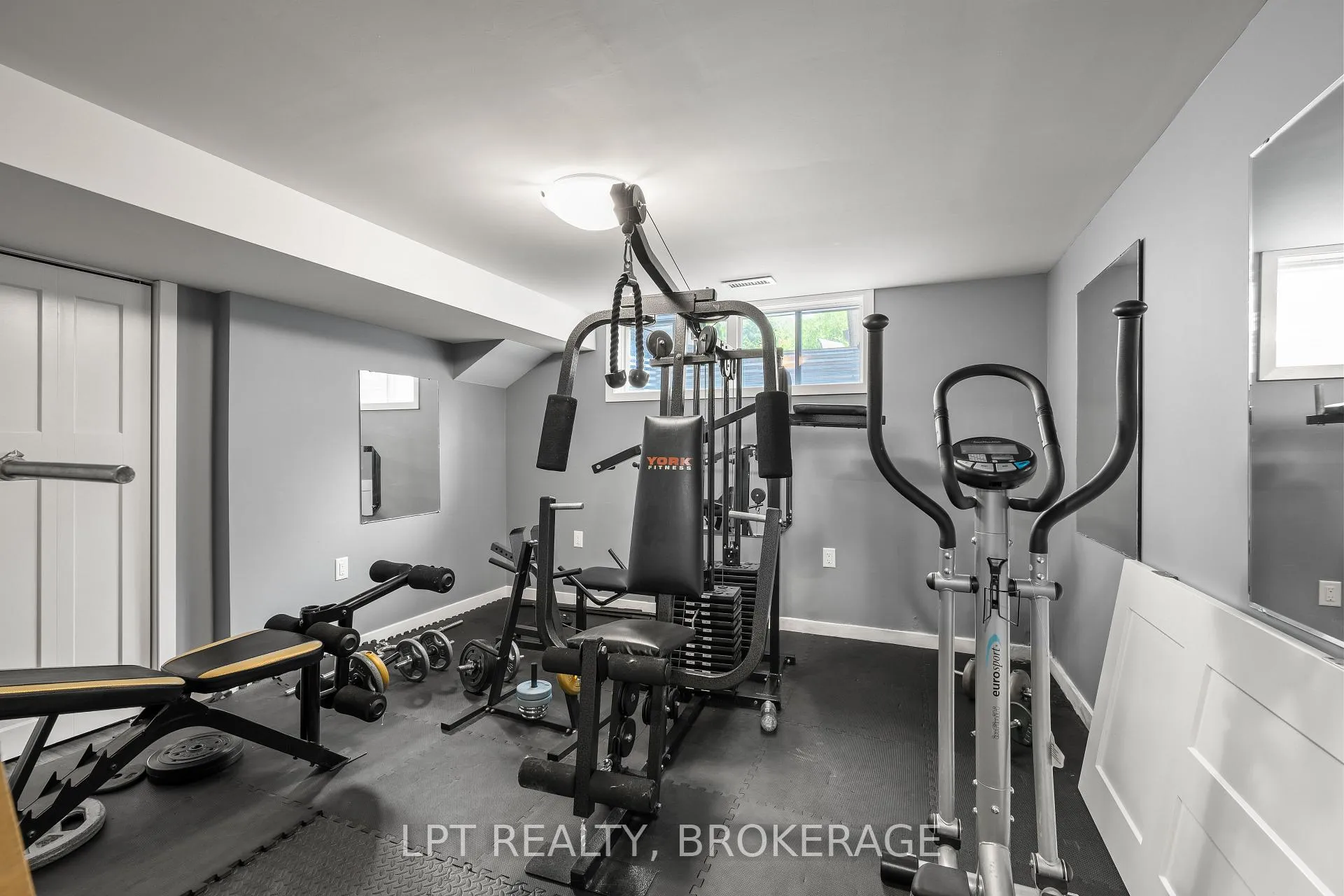Photo 40 of 19 Collegeview Crescent, Kingston, Central City West — HOMEH