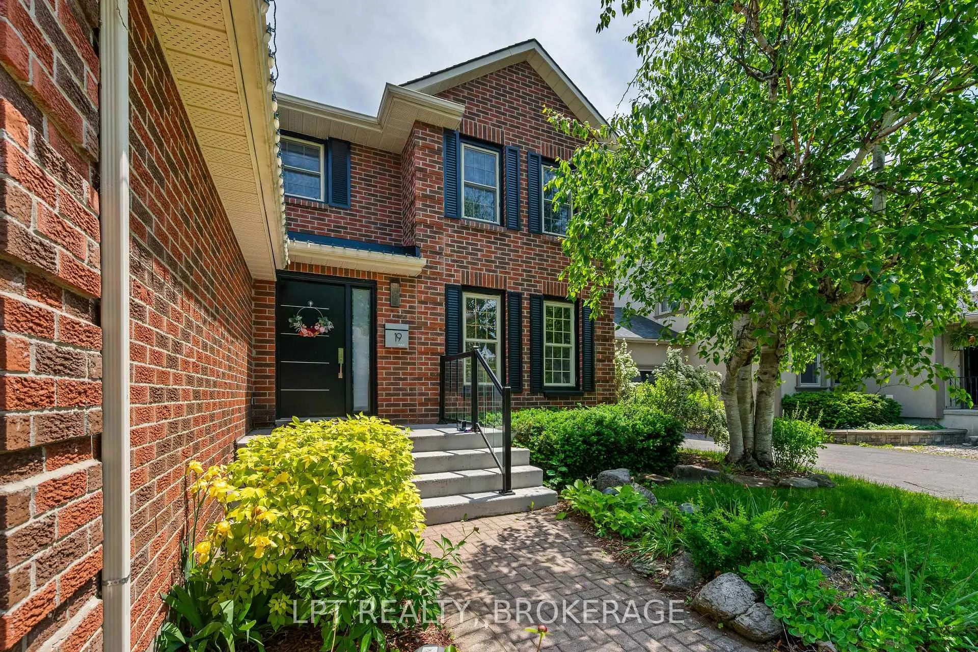 Photo 43 of 19 Collegeview Crescent, Kingston, Central City West — HOMEH