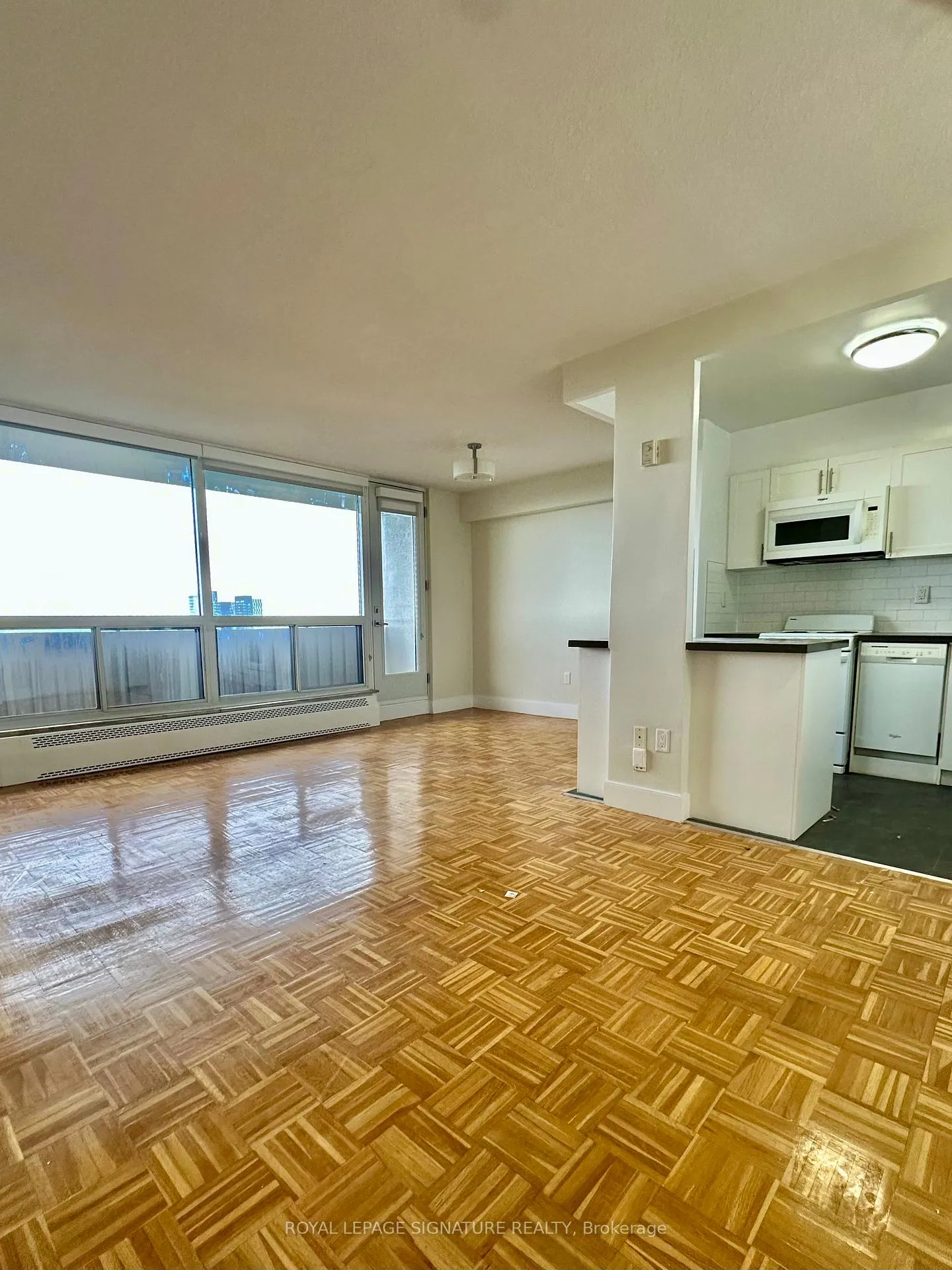 Photo 3 of Unit 2311, 666 Spadina Avenue, Toronto, University — HOMEH