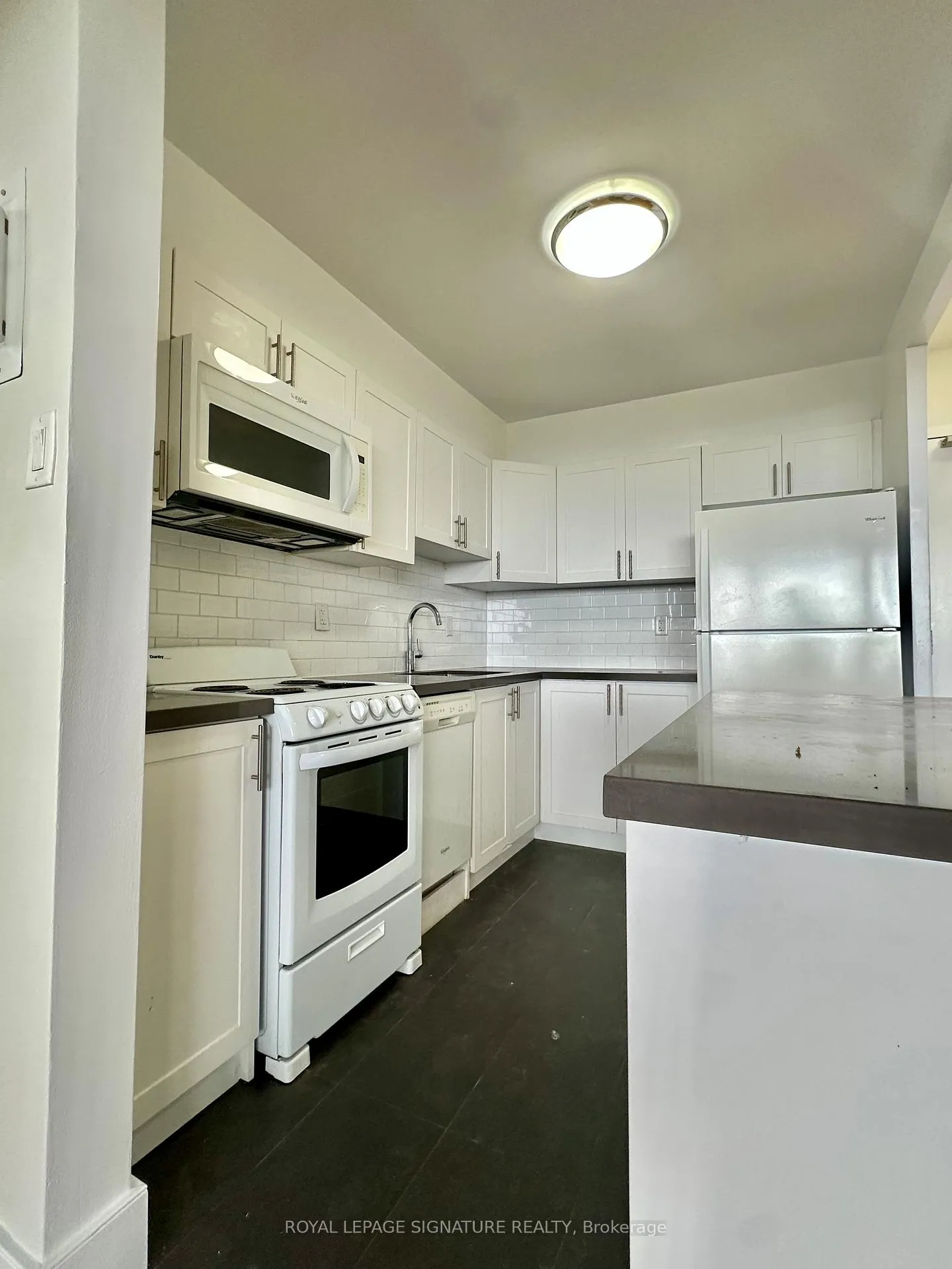 Photo 10 of Unit 2311, 666 Spadina Avenue, Toronto, University — HOMEH