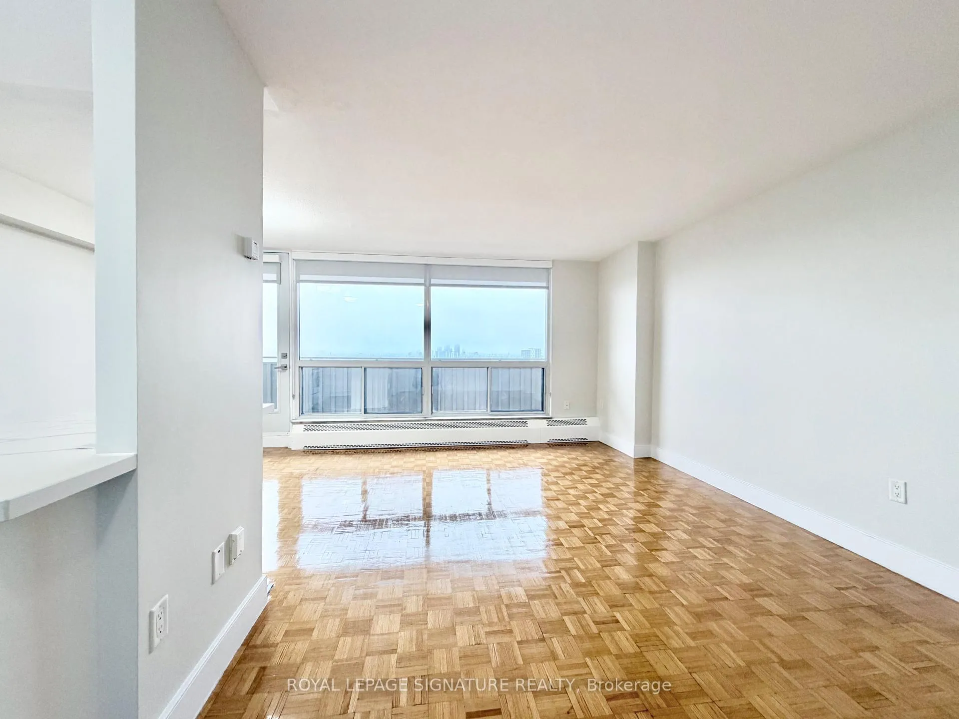 Photo 3 of Unit 2003, 666 Spadina Avenue, Toronto, University — HOMEH