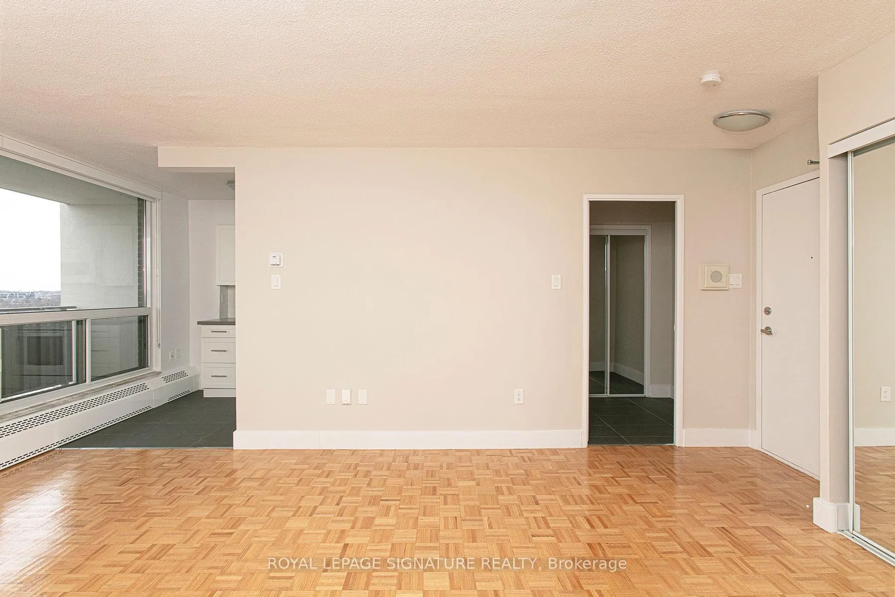 Photo 4 of Unit 512, 666 Spadina Avenue, Toronto, University — HOMEH