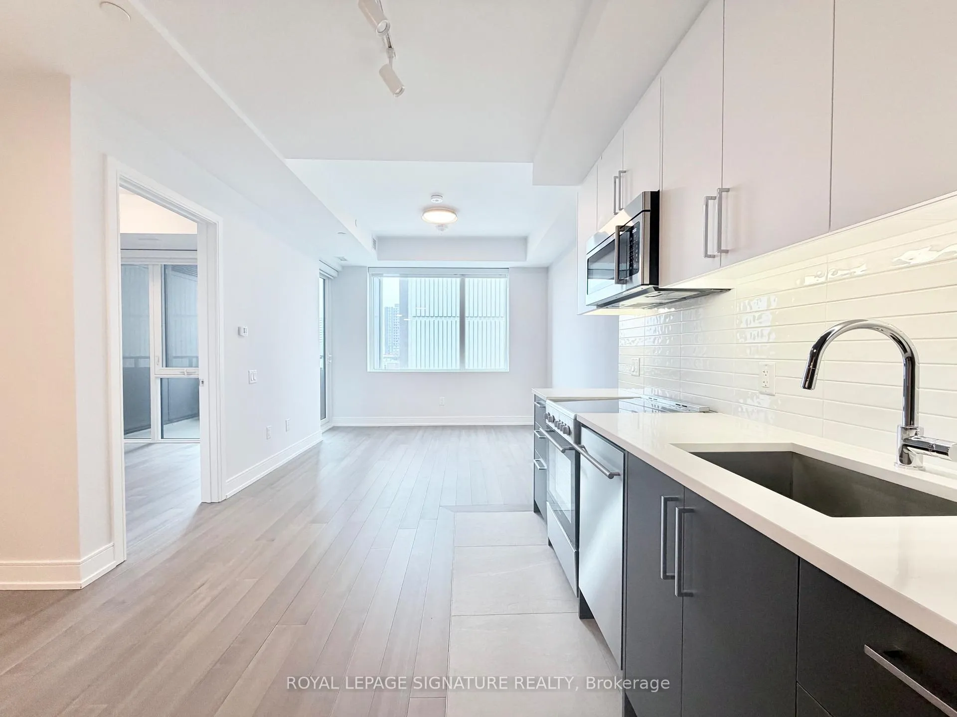Photo 2 of Unit 504, 664 Spadina Avenue, Toronto, University — HOMEH