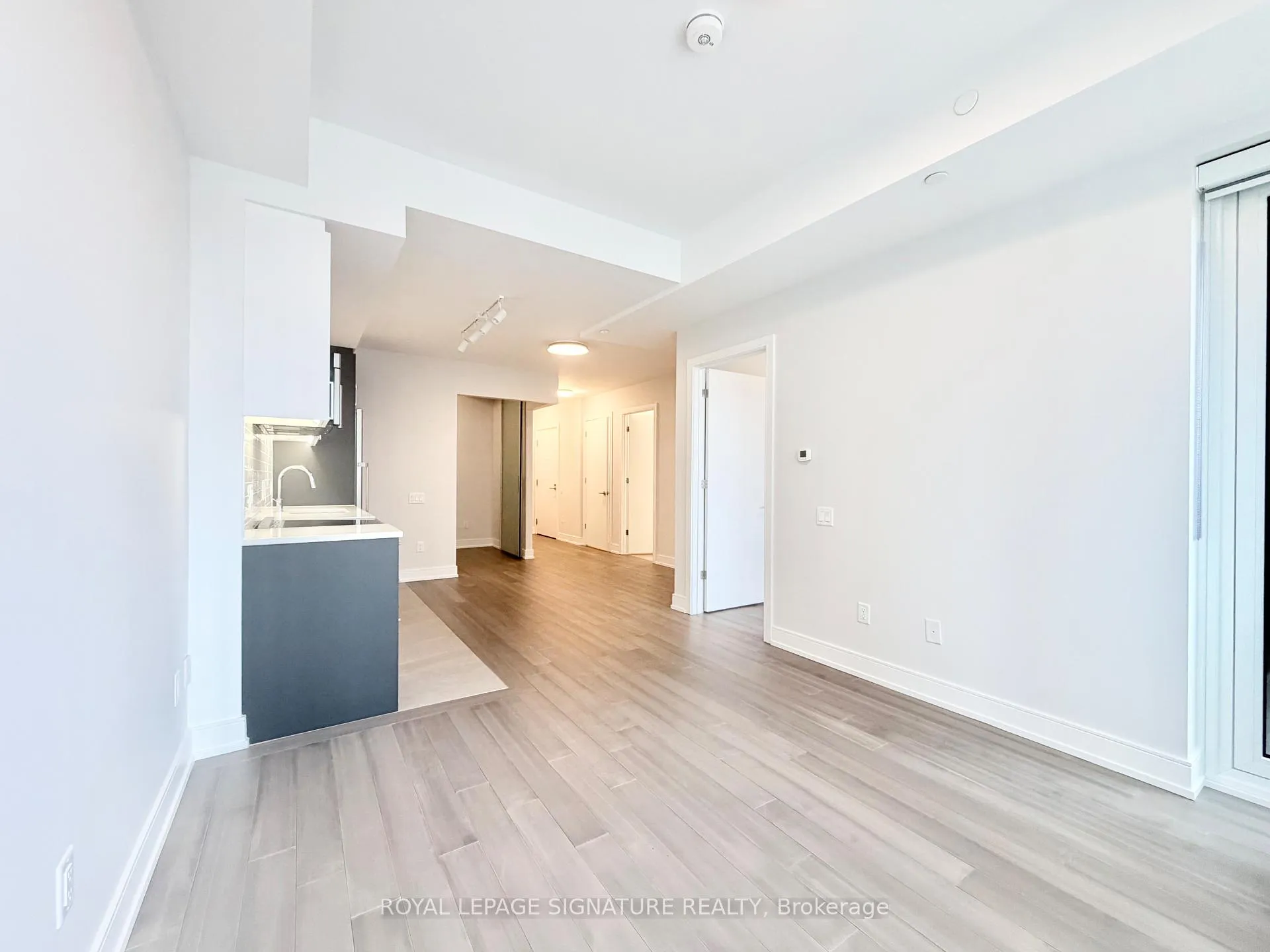 Photo 3 of Unit 504, 664 Spadina Avenue, Toronto, University — HOMEH