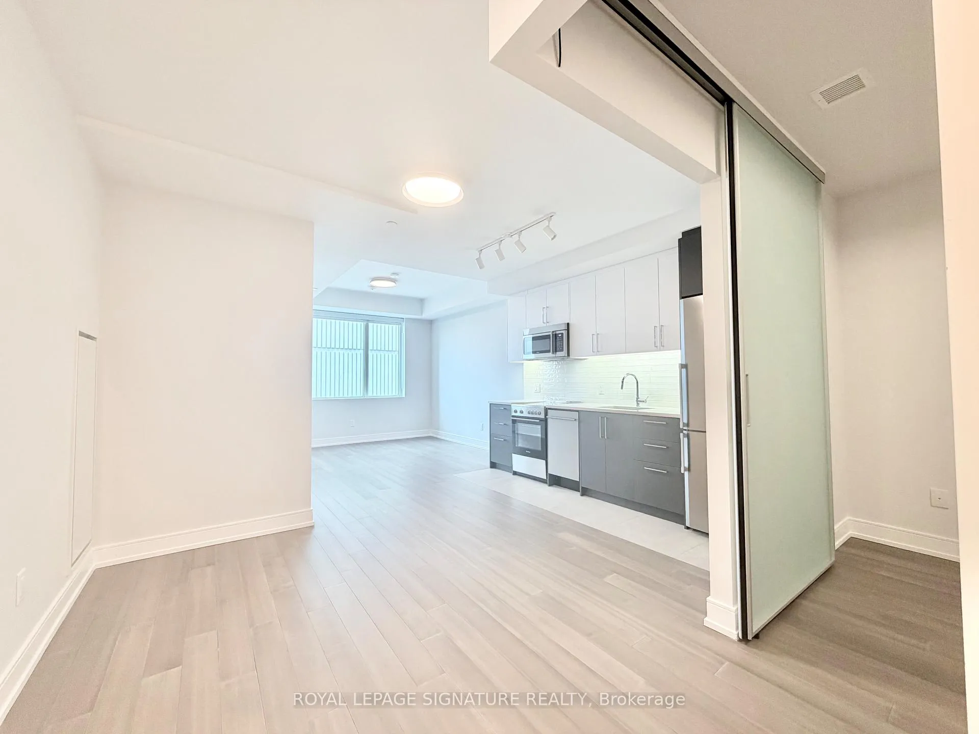 Photo 4 of Unit 504, 664 Spadina Avenue, Toronto, University — HOMEH