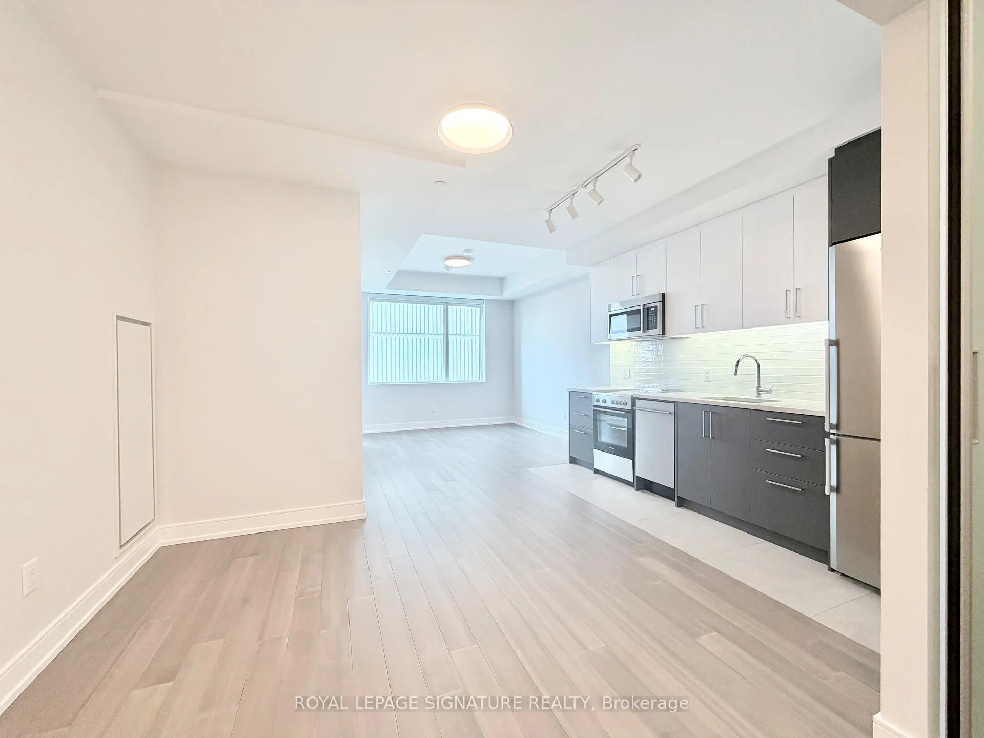 Photo 5 of Unit 504, 664 Spadina Avenue, Toronto, University — HOMEH