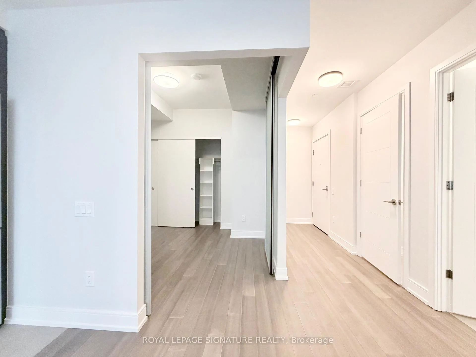 Photo 8 of Unit 504, 664 Spadina Avenue, Toronto, University — HOMEH