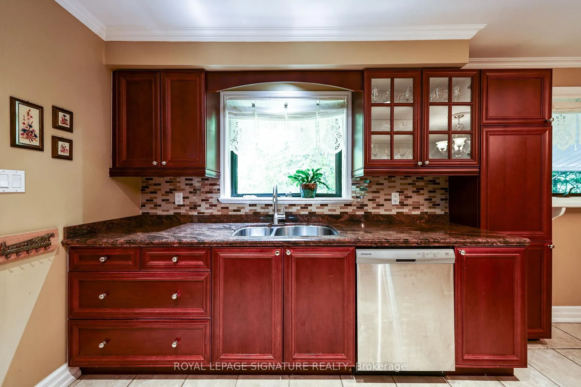 Photo 18 of 60 Sciberras Road, Markham, Unionville — HOMEH