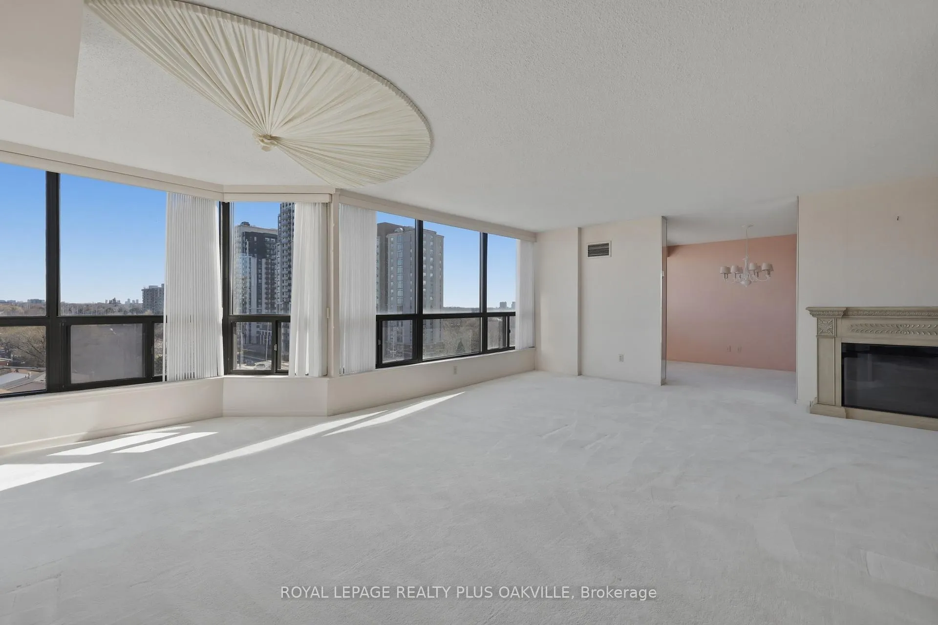 Photo 5 of Unit 808, 200 Robert Speck Parkway, Mississauga, Rathwood — HOMEH