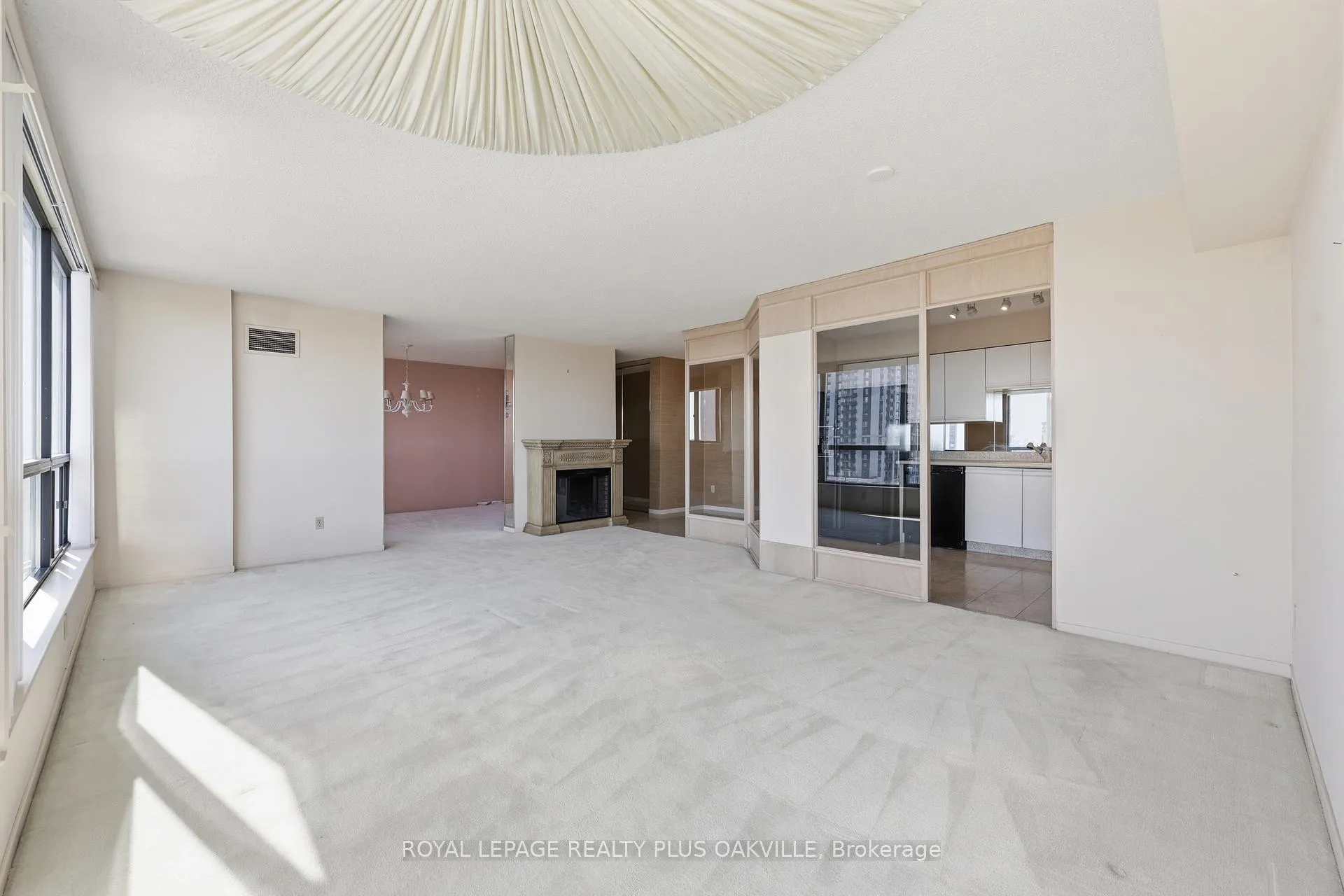 Photo 9 of Unit 808, 200 Robert Speck Parkway, Mississauga, Rathwood — HOMEH
