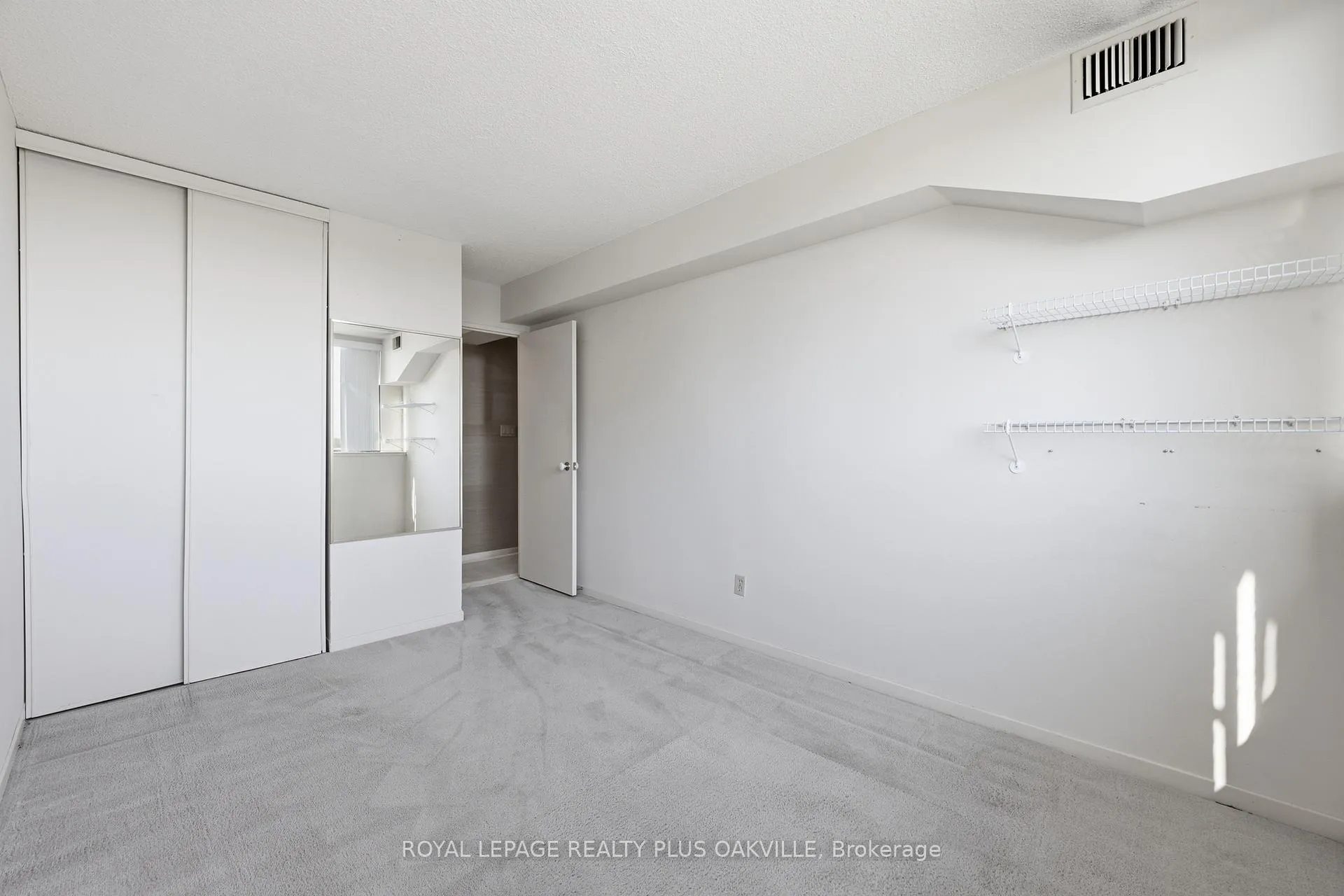 Photo 18 of Unit 808, 200 Robert Speck Parkway, Mississauga, Rathwood — HOMEH
