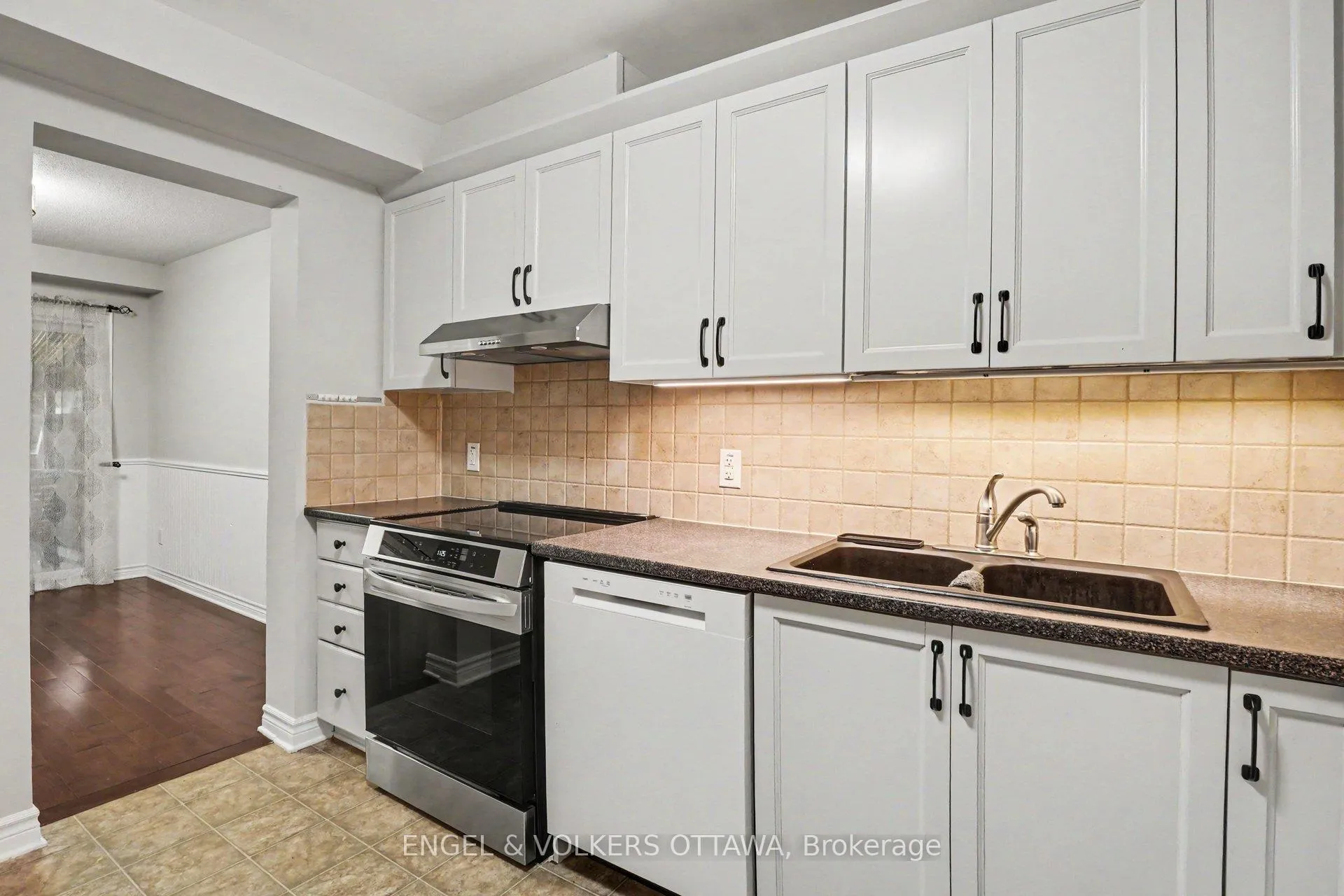 Photo 6 of 340 Forestbrook Street, Ottawa, Kanata - Morgan's Grant/South March — HOMEH
