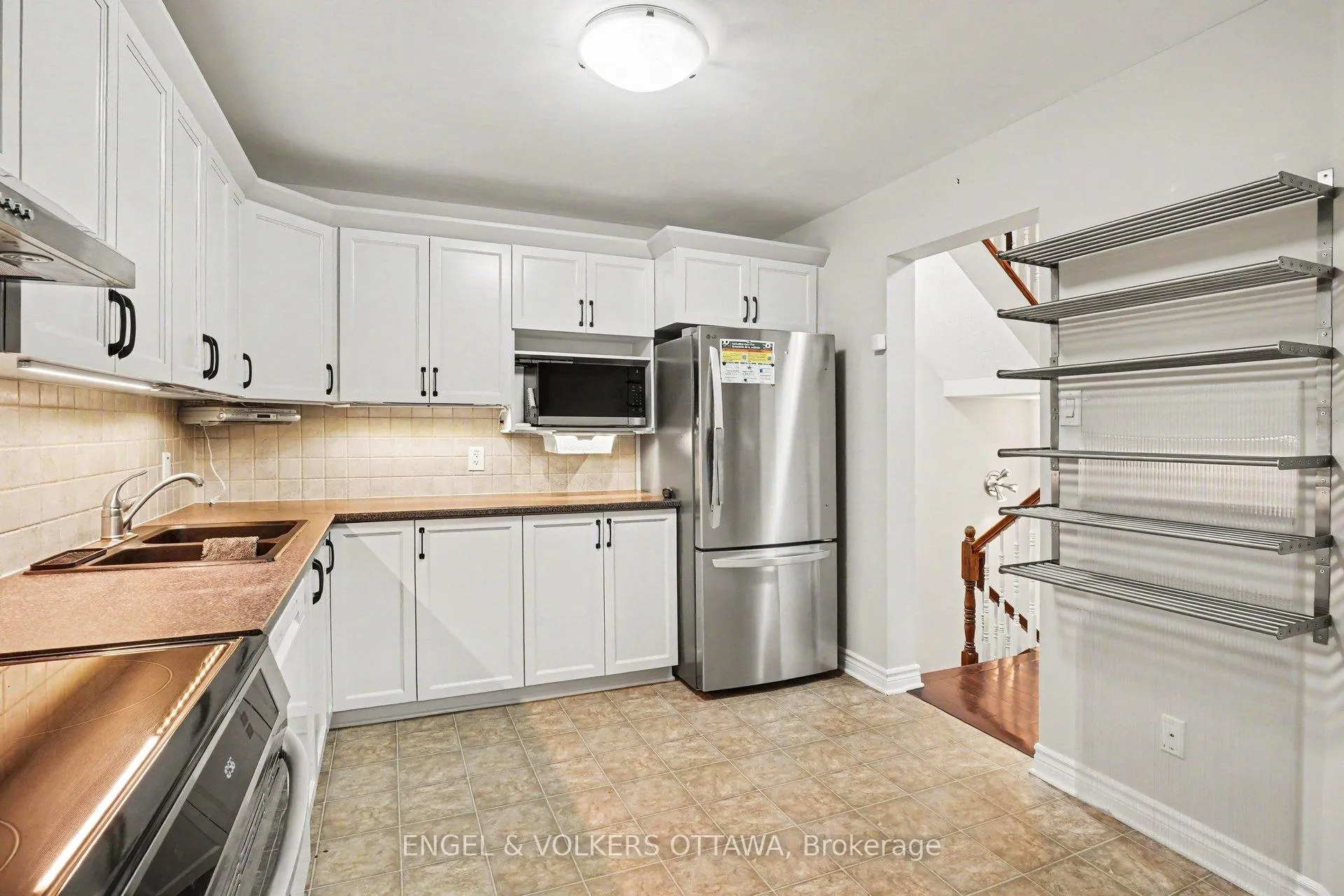 Photo 7 of 340 Forestbrook Street, Ottawa, Kanata - Morgan's Grant/South March — HOMEH