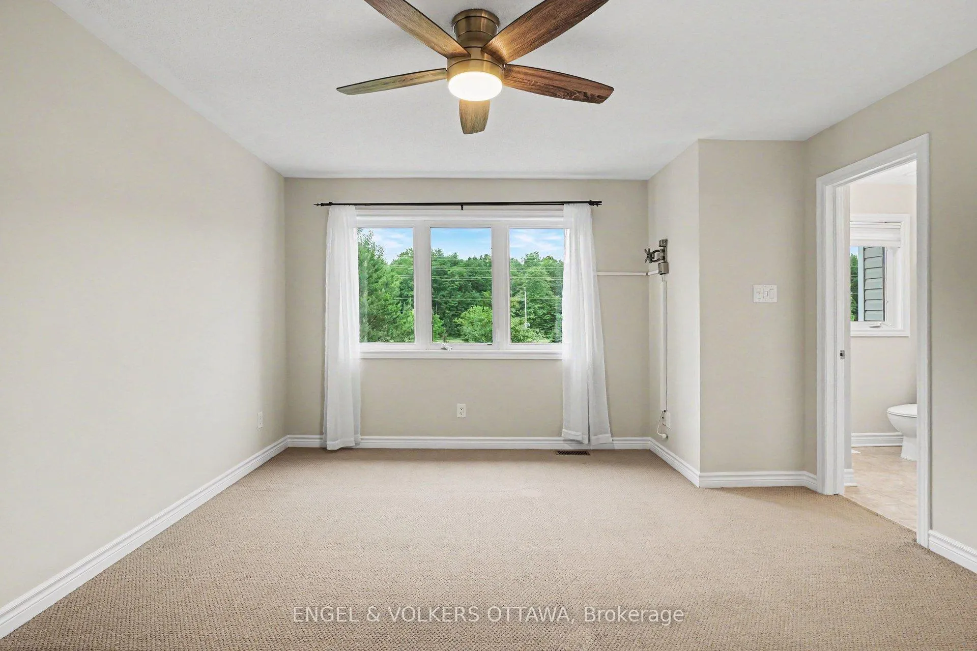 Photo 8 of 340 Forestbrook Street, Ottawa, Kanata - Morgan's Grant/South March — HOMEH