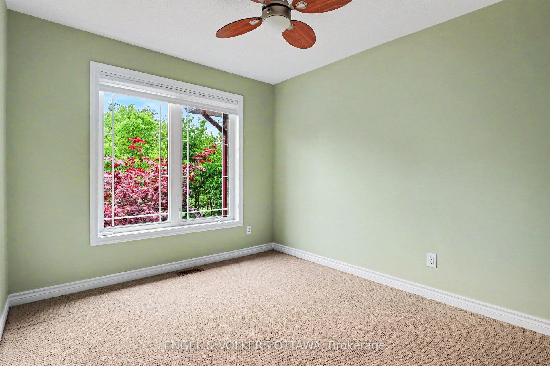 Photo 12 of 340 Forestbrook Street, Ottawa, Kanata - Morgan's Grant/South March — HOMEH
