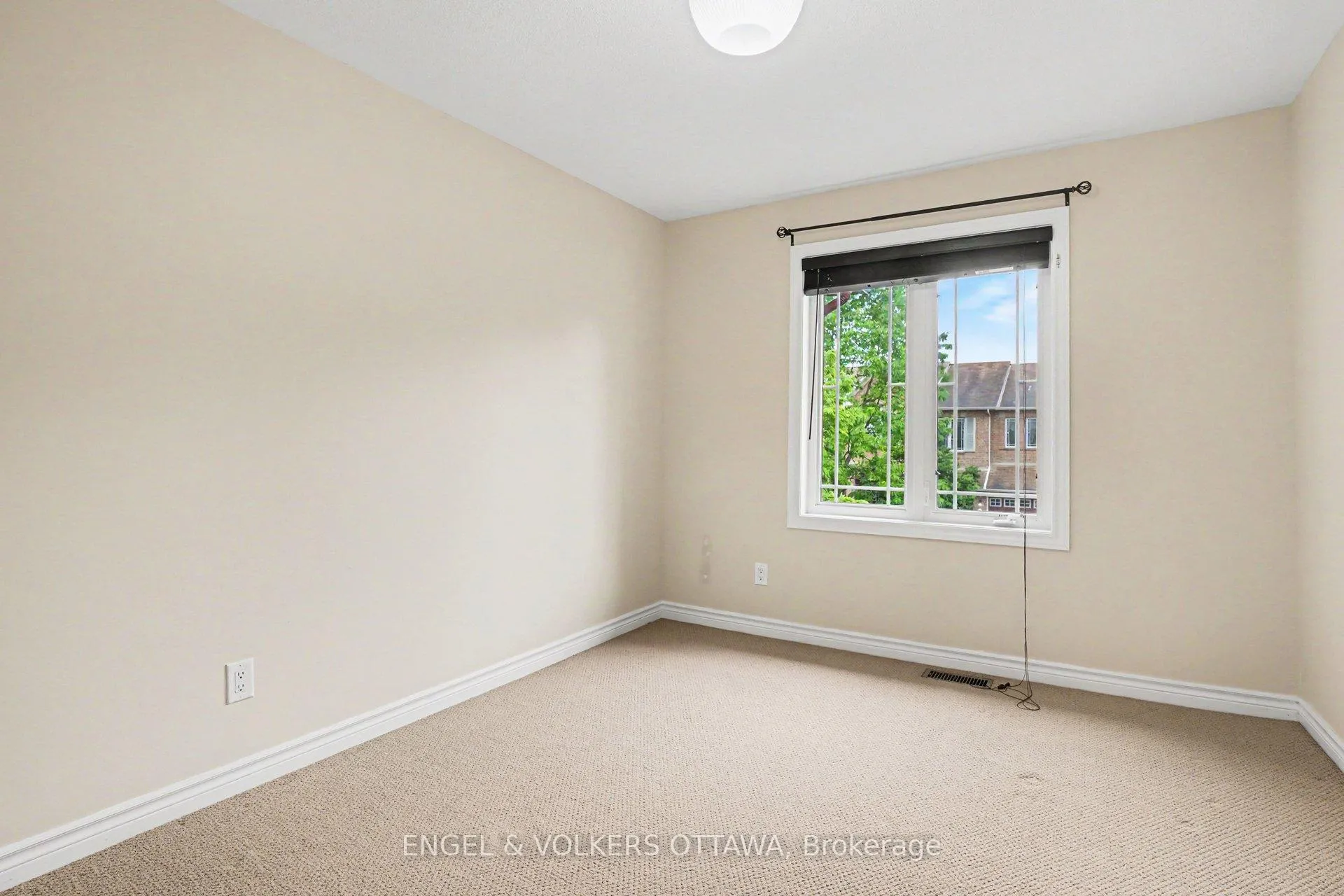 Photo 13 of 340 Forestbrook Street, Ottawa, Kanata - Morgan's Grant/South March — HOMEH
